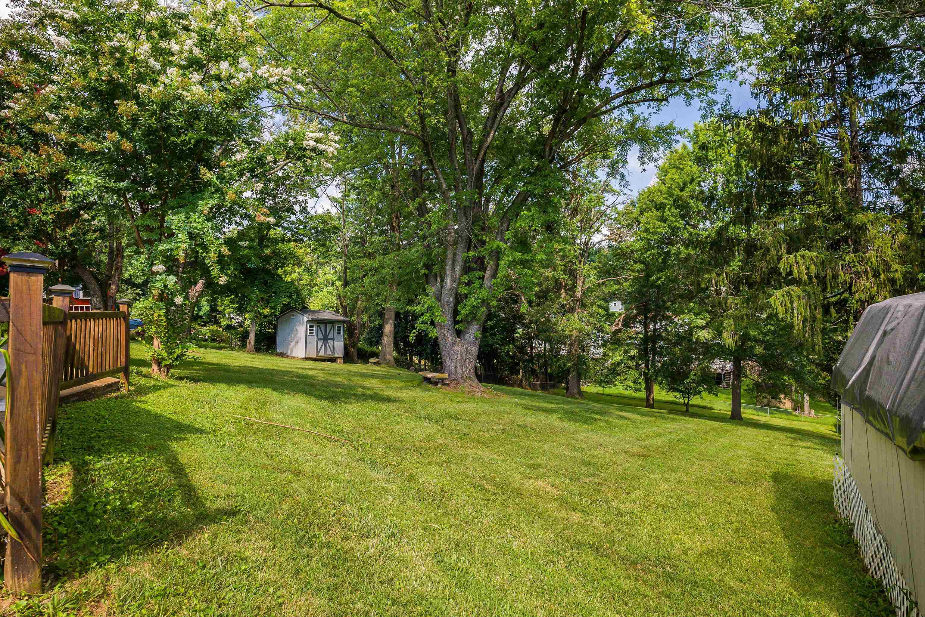17 MOUNTAIN VIEW DR
