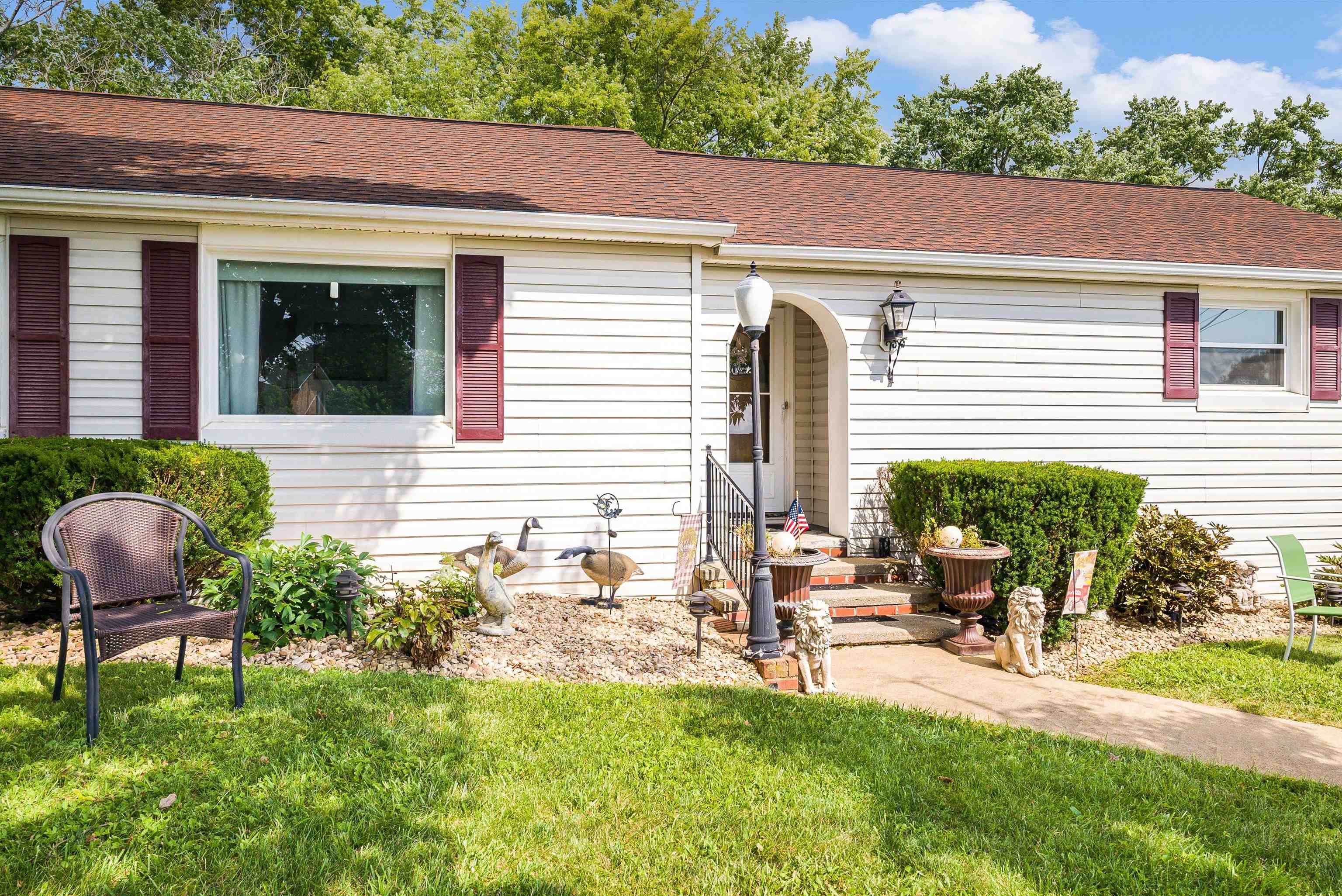 17 MOUNTAIN VIEW DR