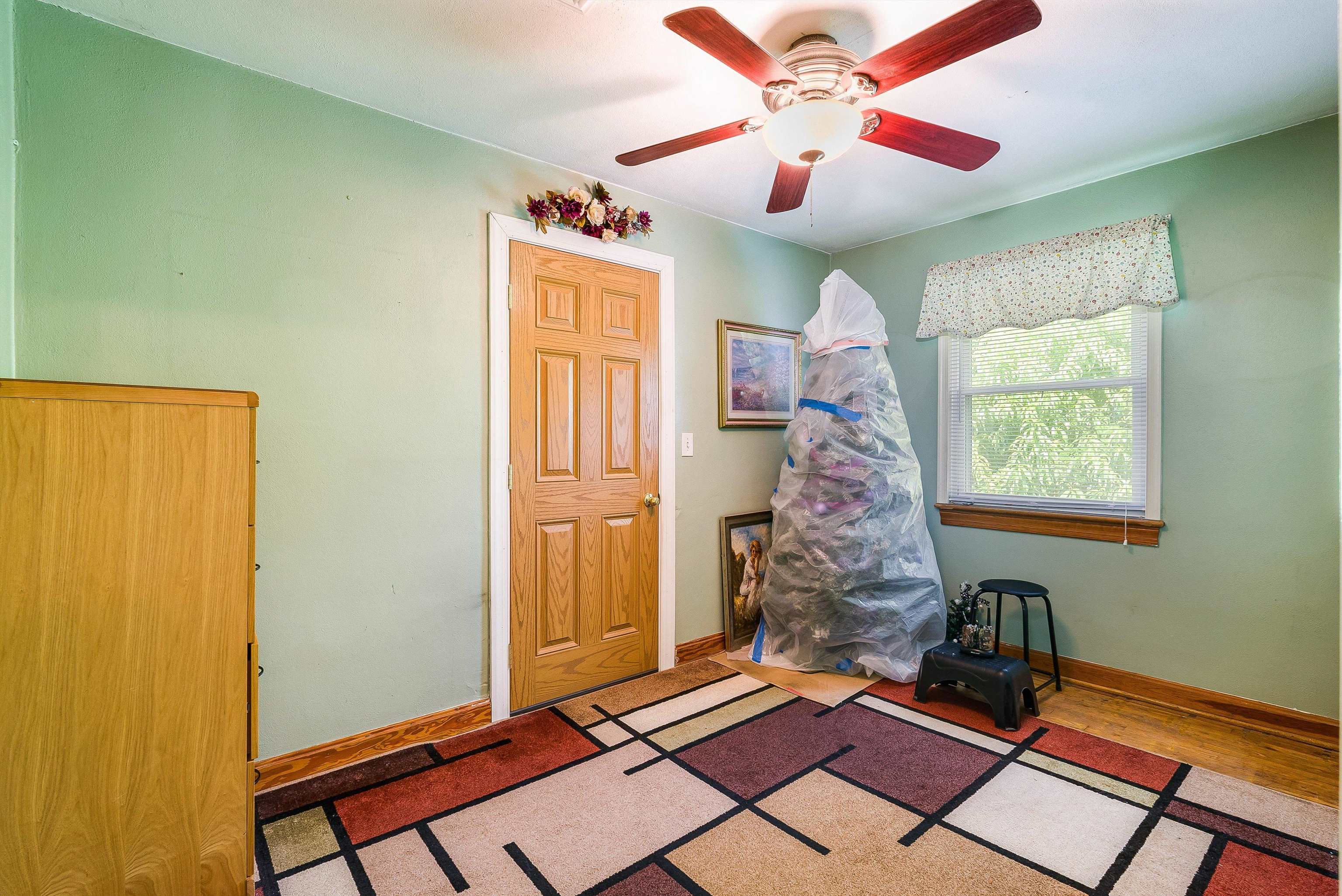 17 MOUNTAIN VIEW DR