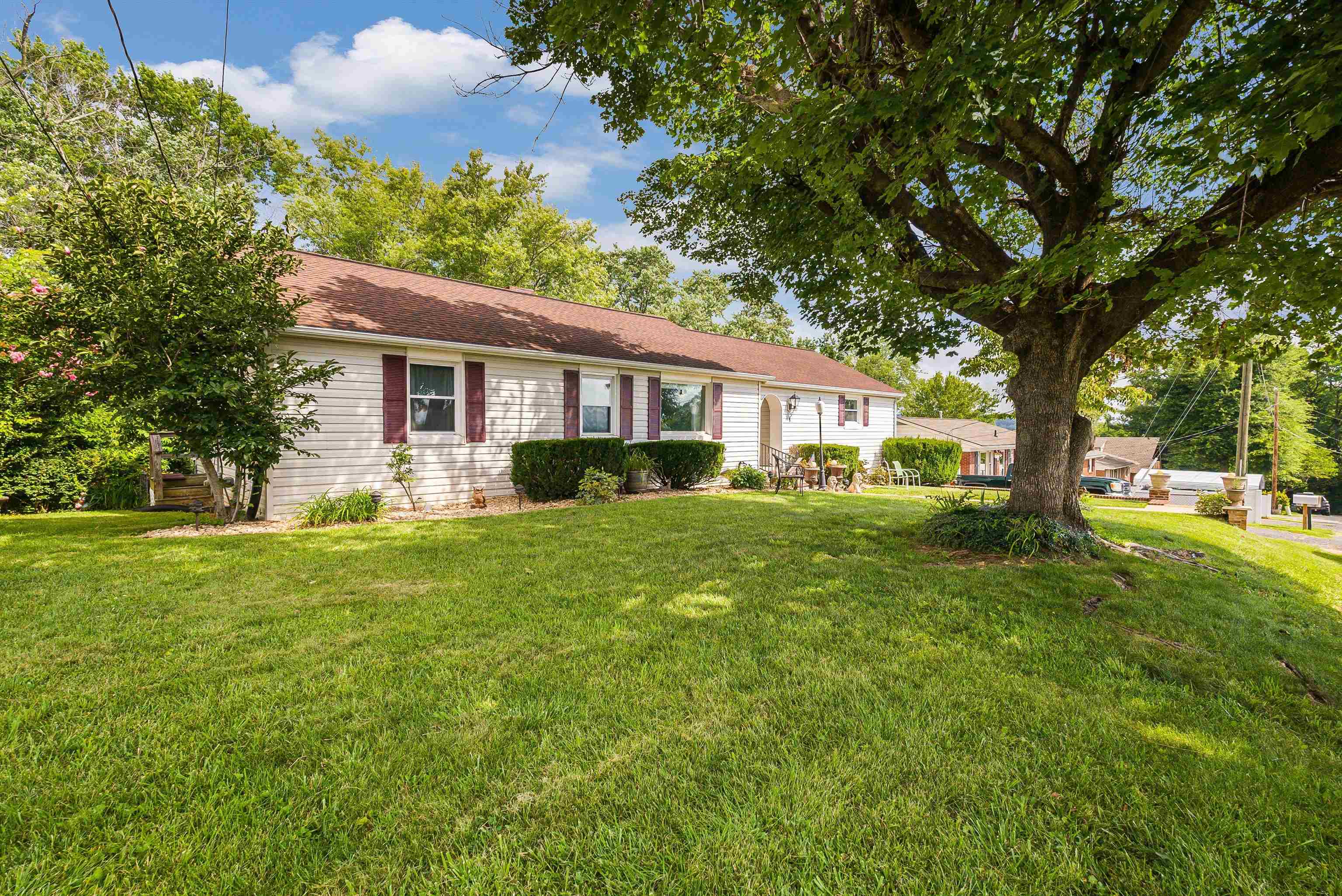 17 MOUNTAIN VIEW DR