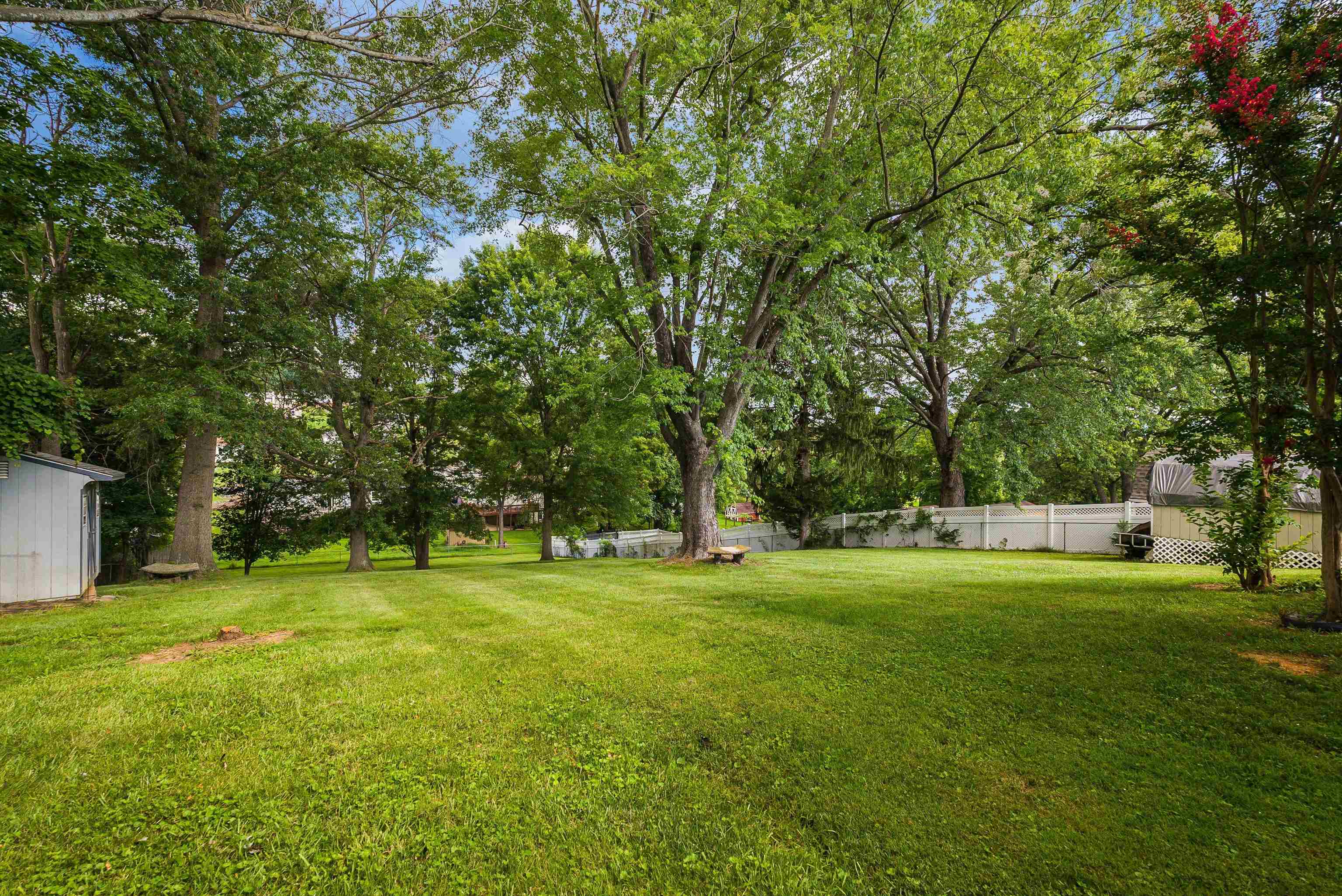 17 MOUNTAIN VIEW DR