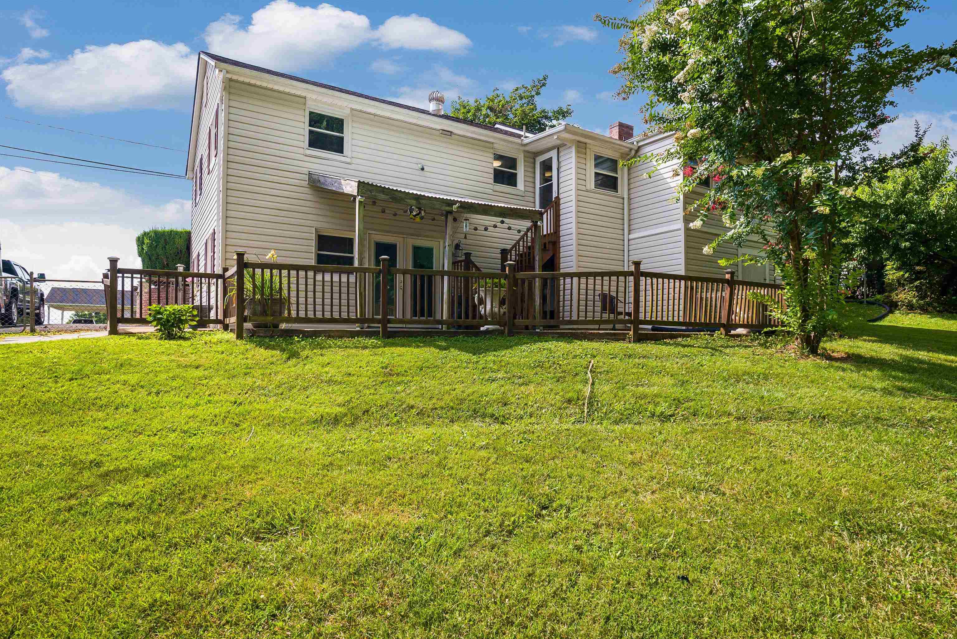 17 MOUNTAIN VIEW DR