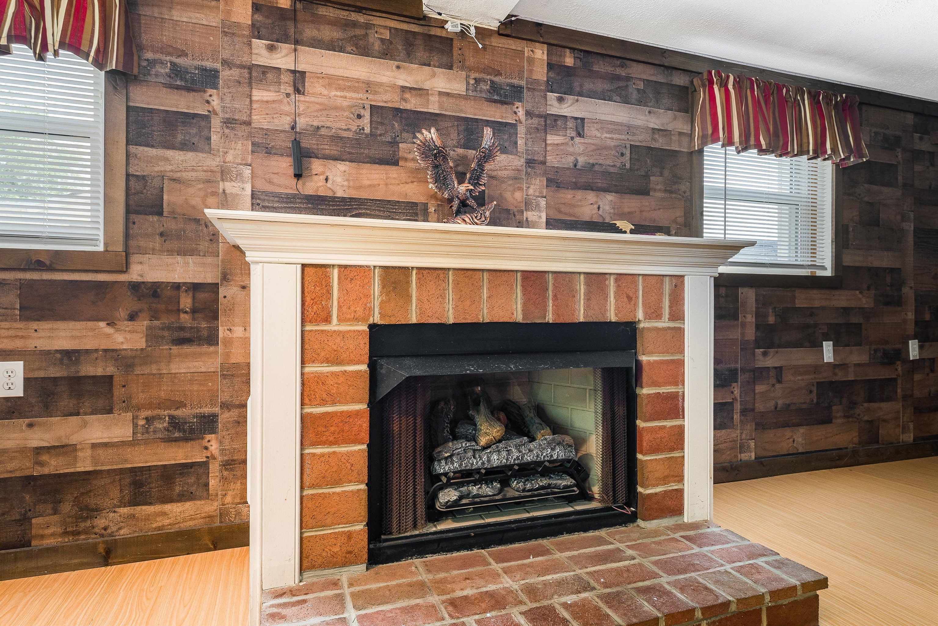 17 MOUNTAIN VIEW DR