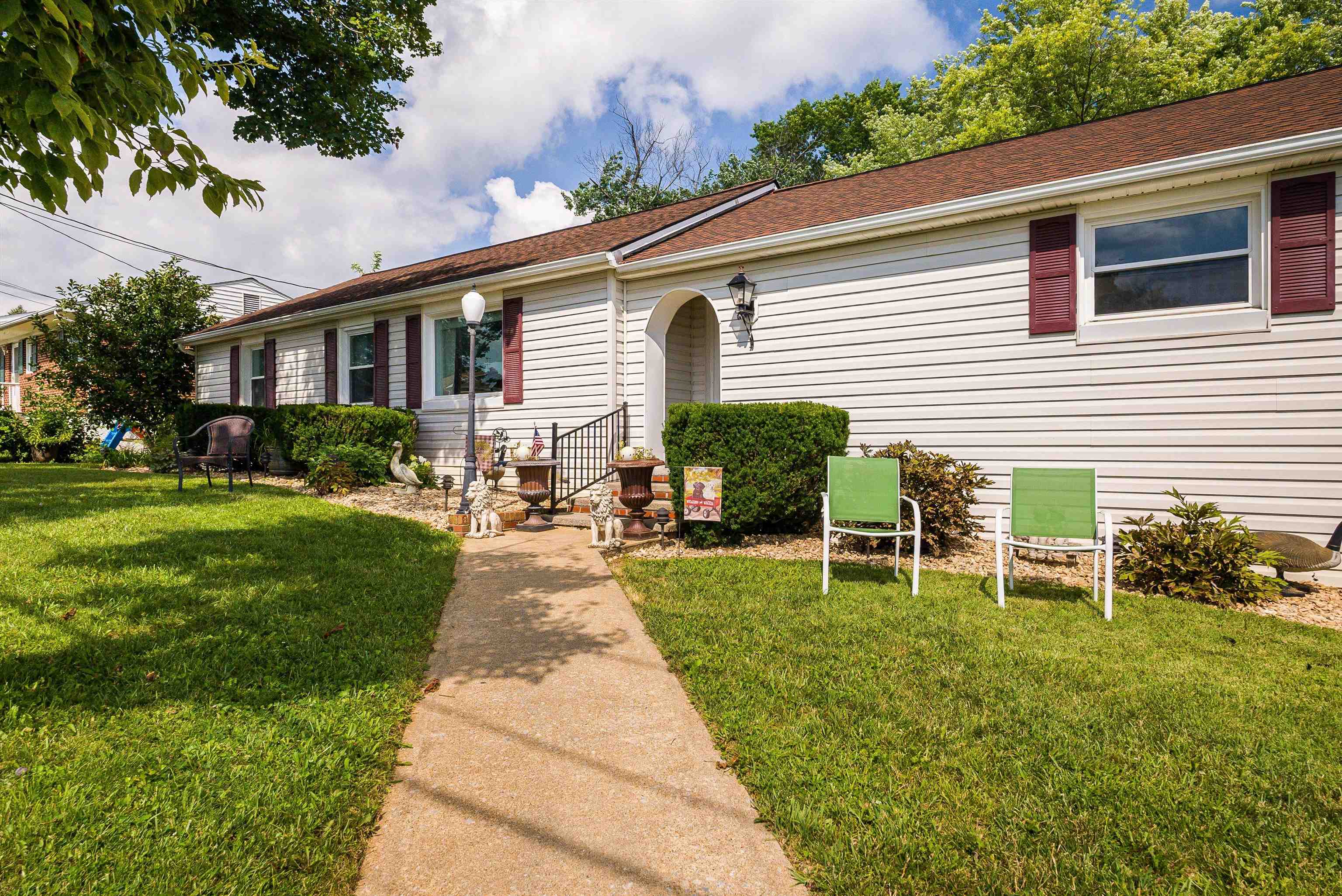 17 MOUNTAIN VIEW DR