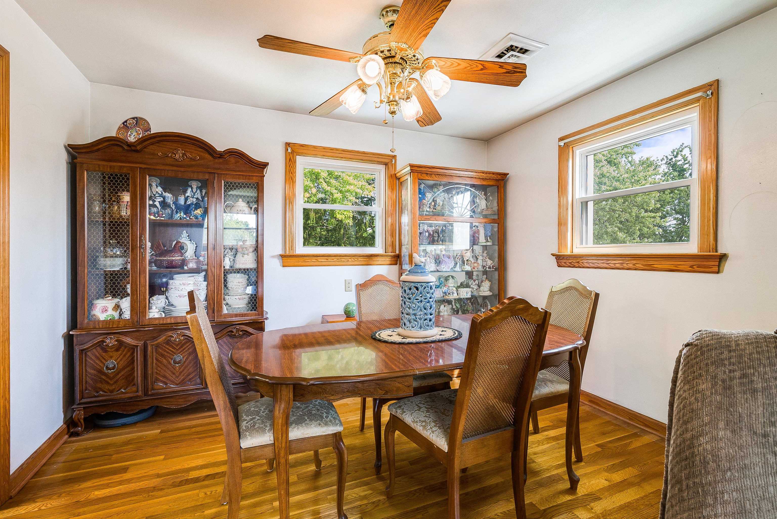 17 MOUNTAIN VIEW DR