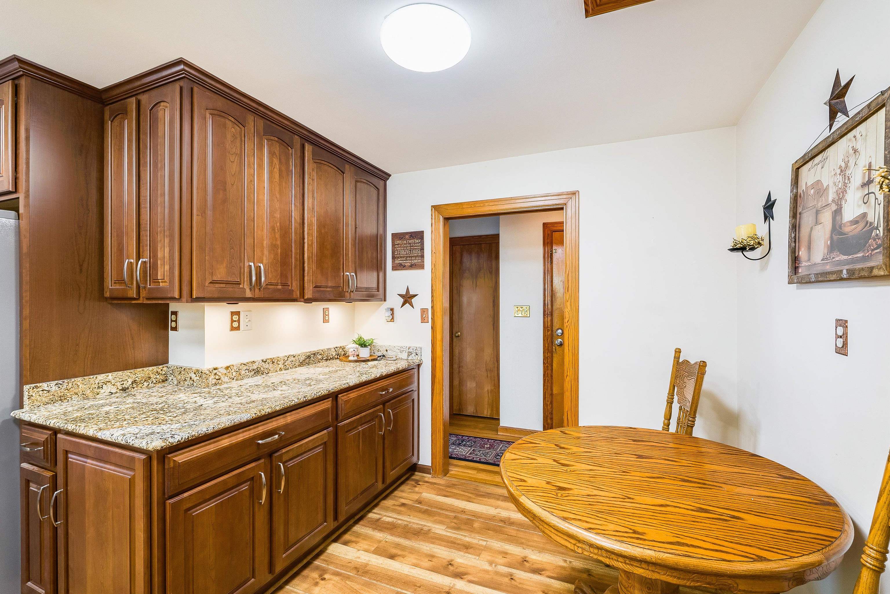 17 MOUNTAIN VIEW DR