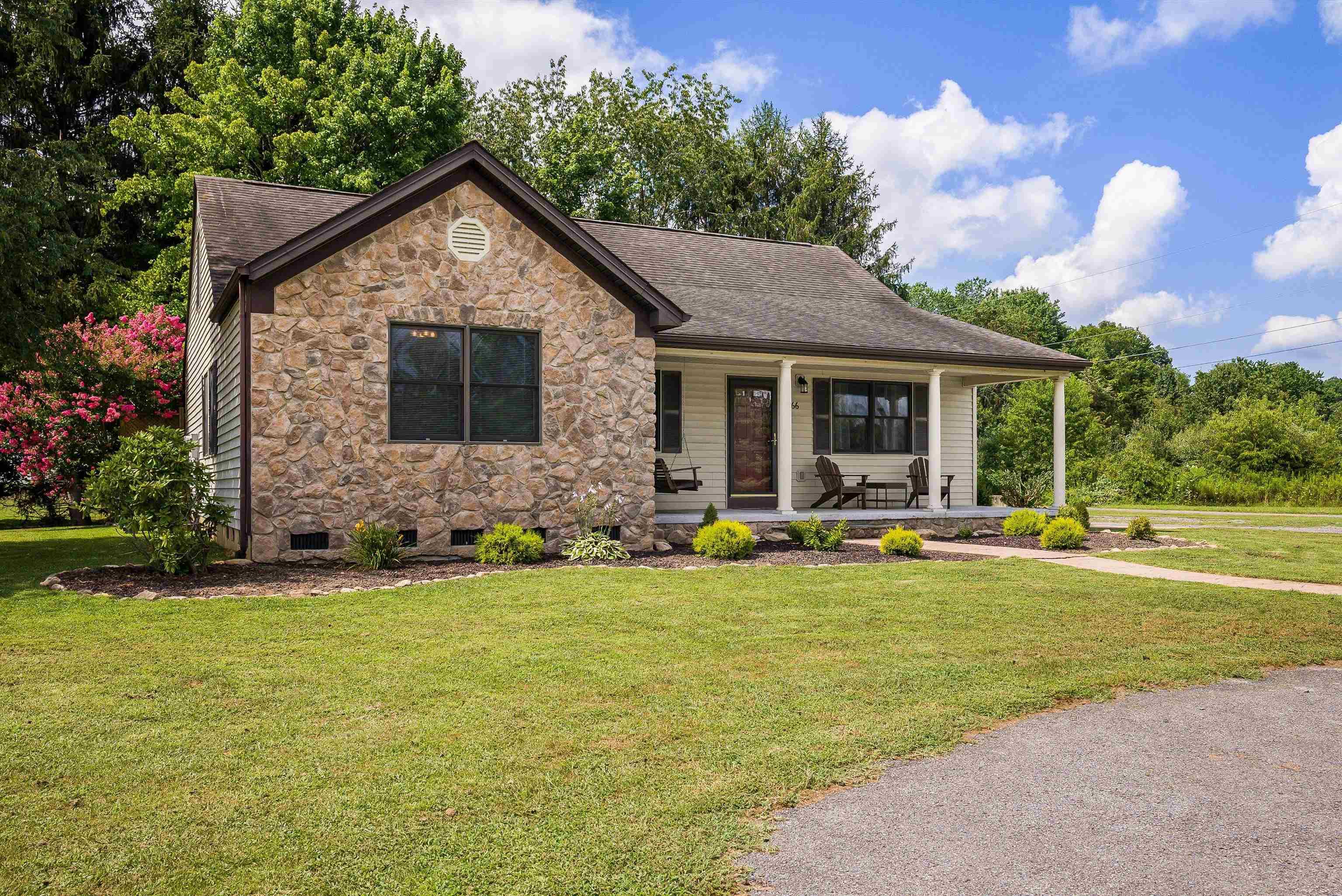 66 DENONCOURT LN