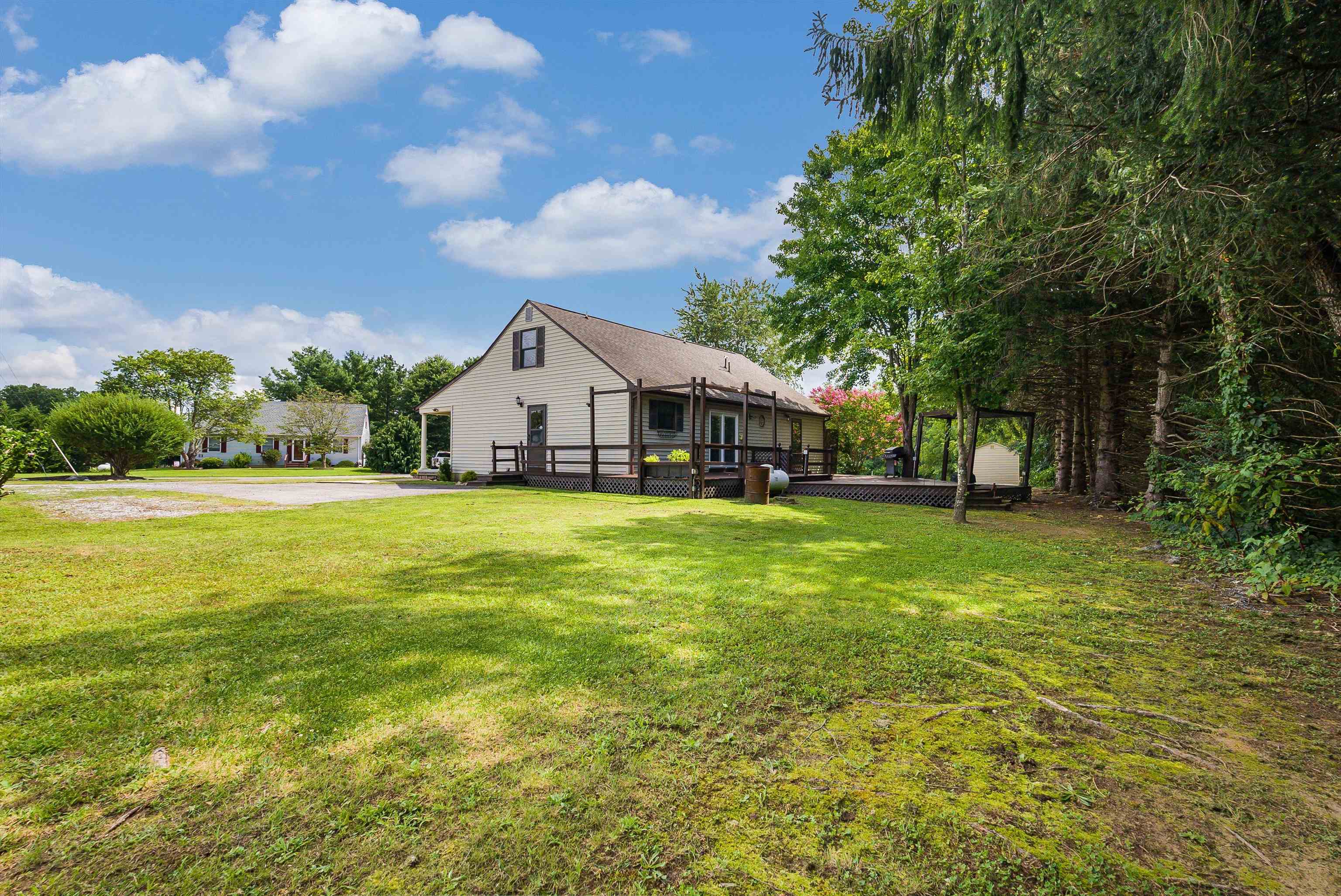 66 DENONCOURT LN