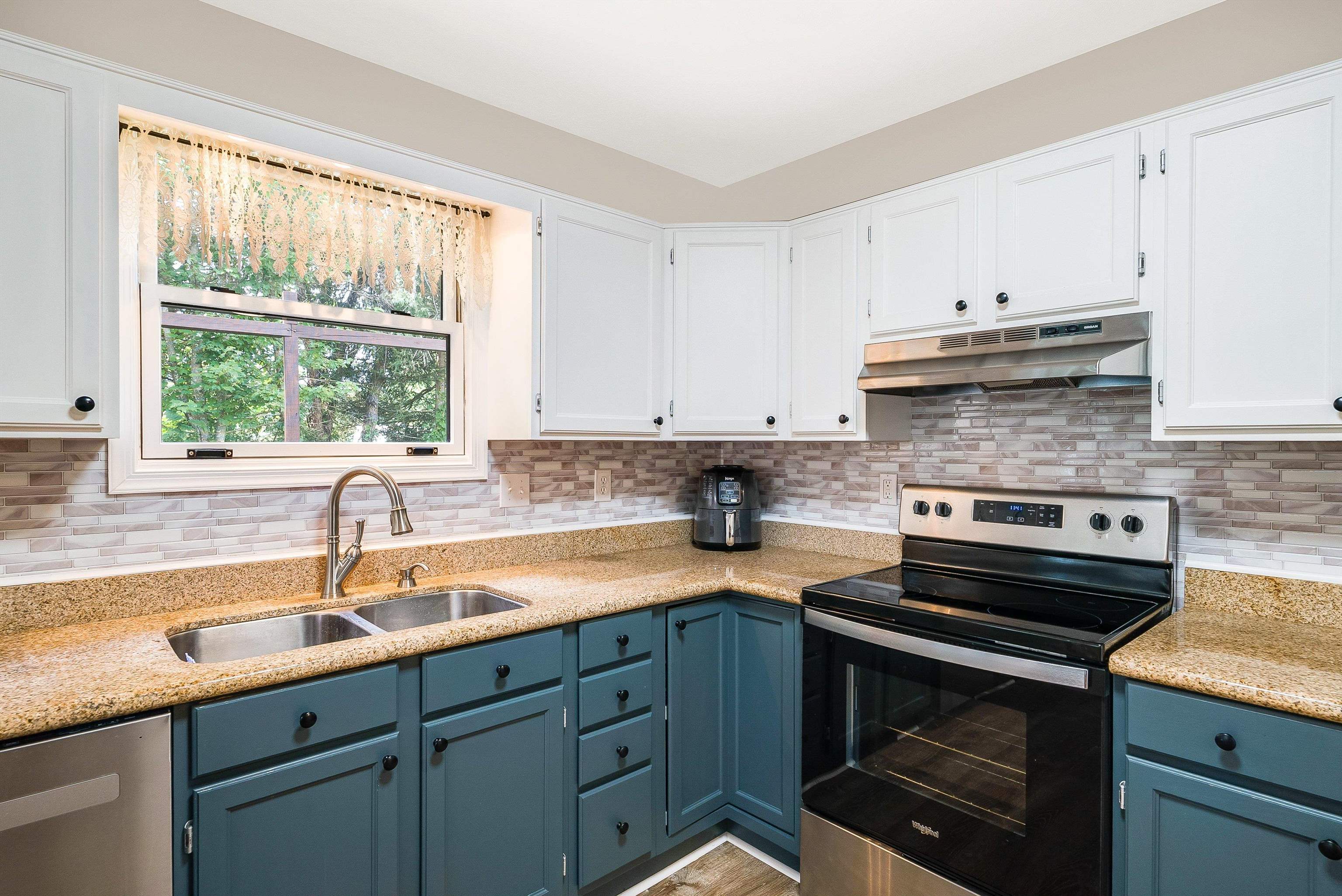 66 DENONCOURT LN