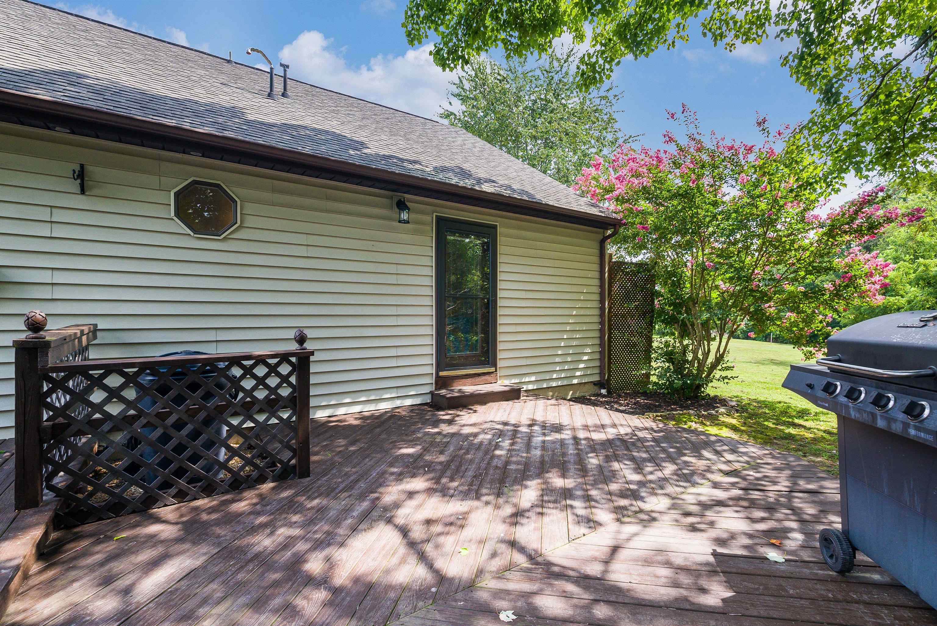 66 DENONCOURT LN
