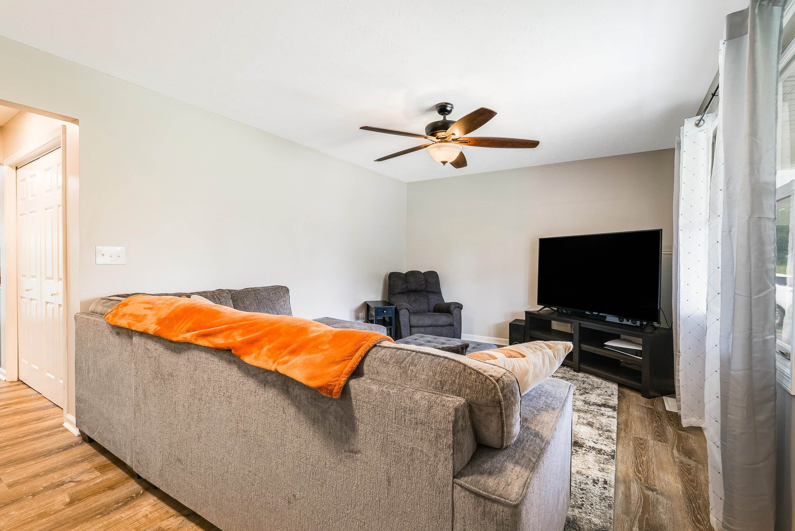 66 DENONCOURT LN