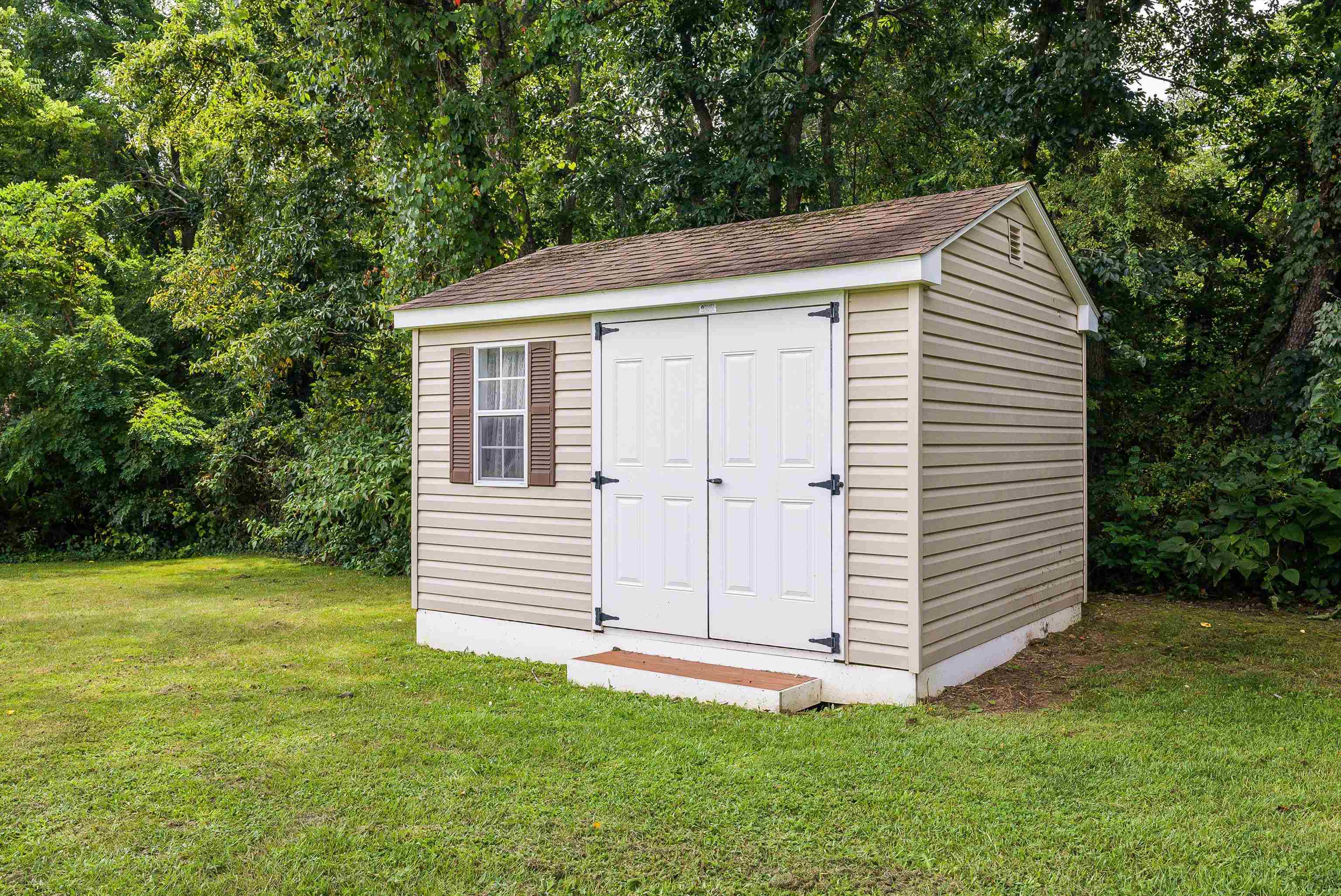66 DENONCOURT LN