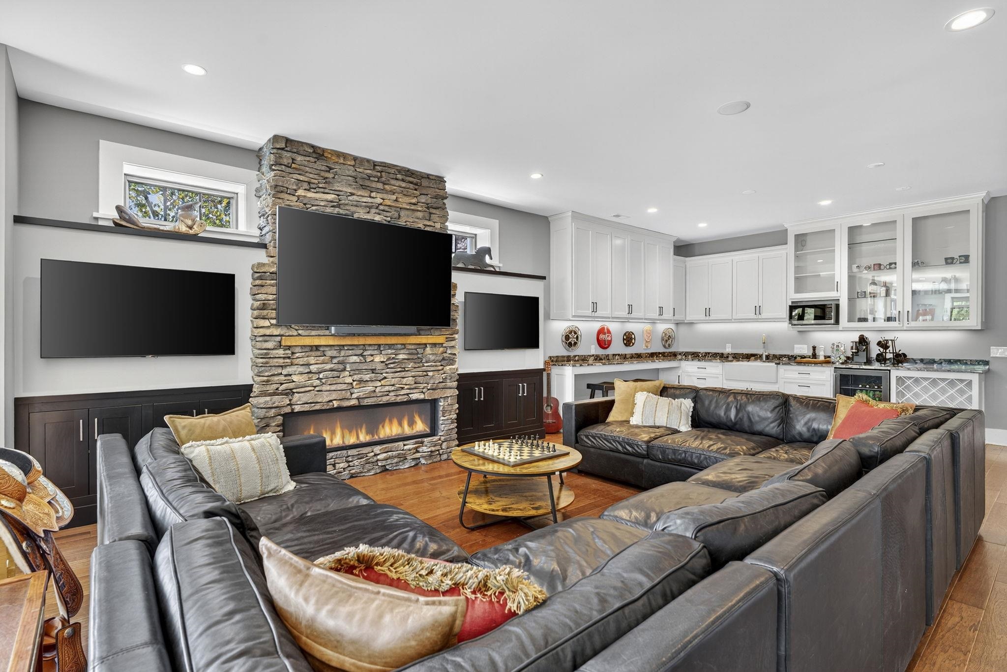 1614 THREE SPRINGS RD