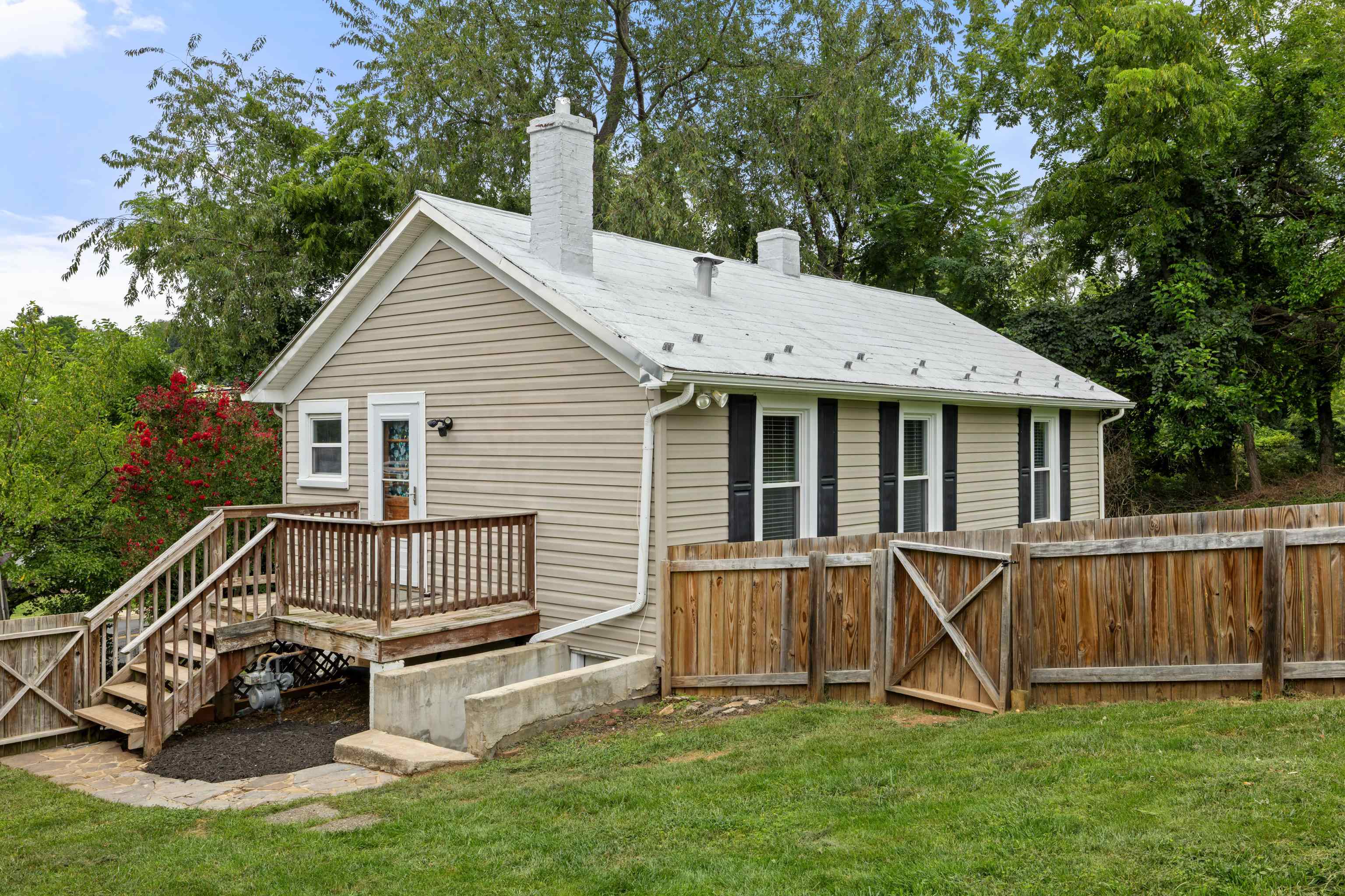 1315 CHURCHVILLE AVE