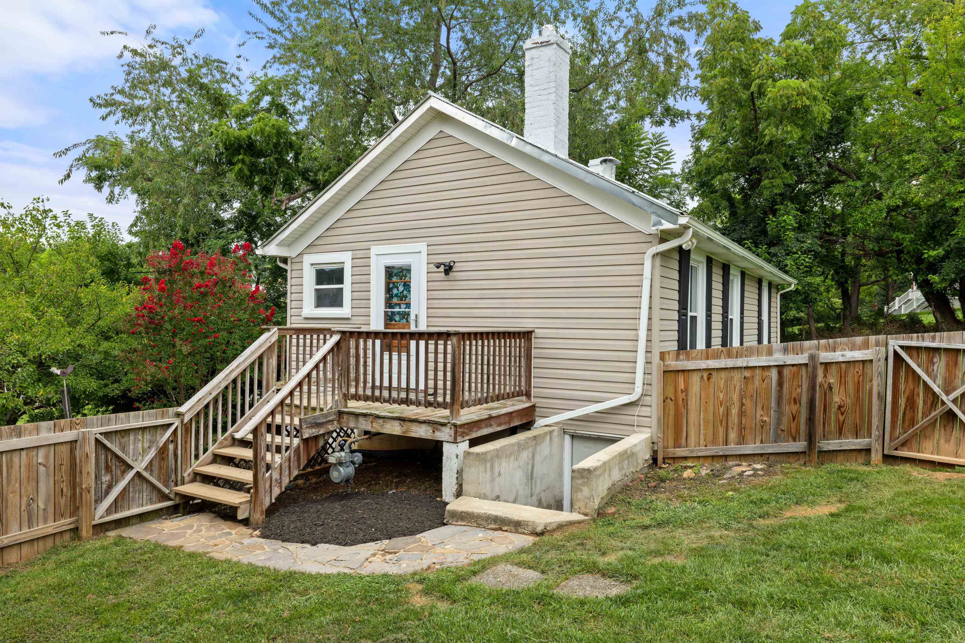 1315 CHURCHVILLE AVE