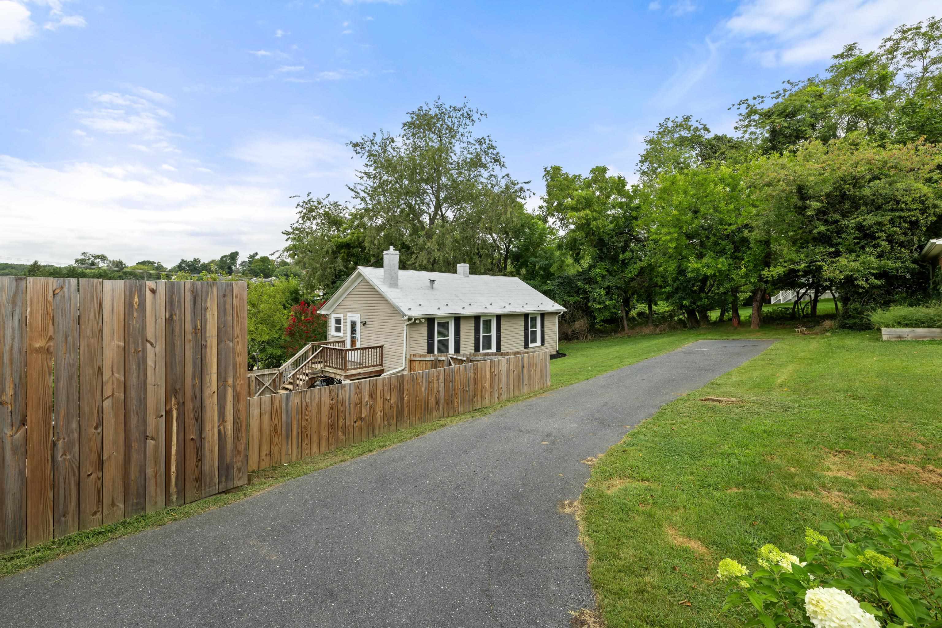 1315 CHURCHVILLE AVE