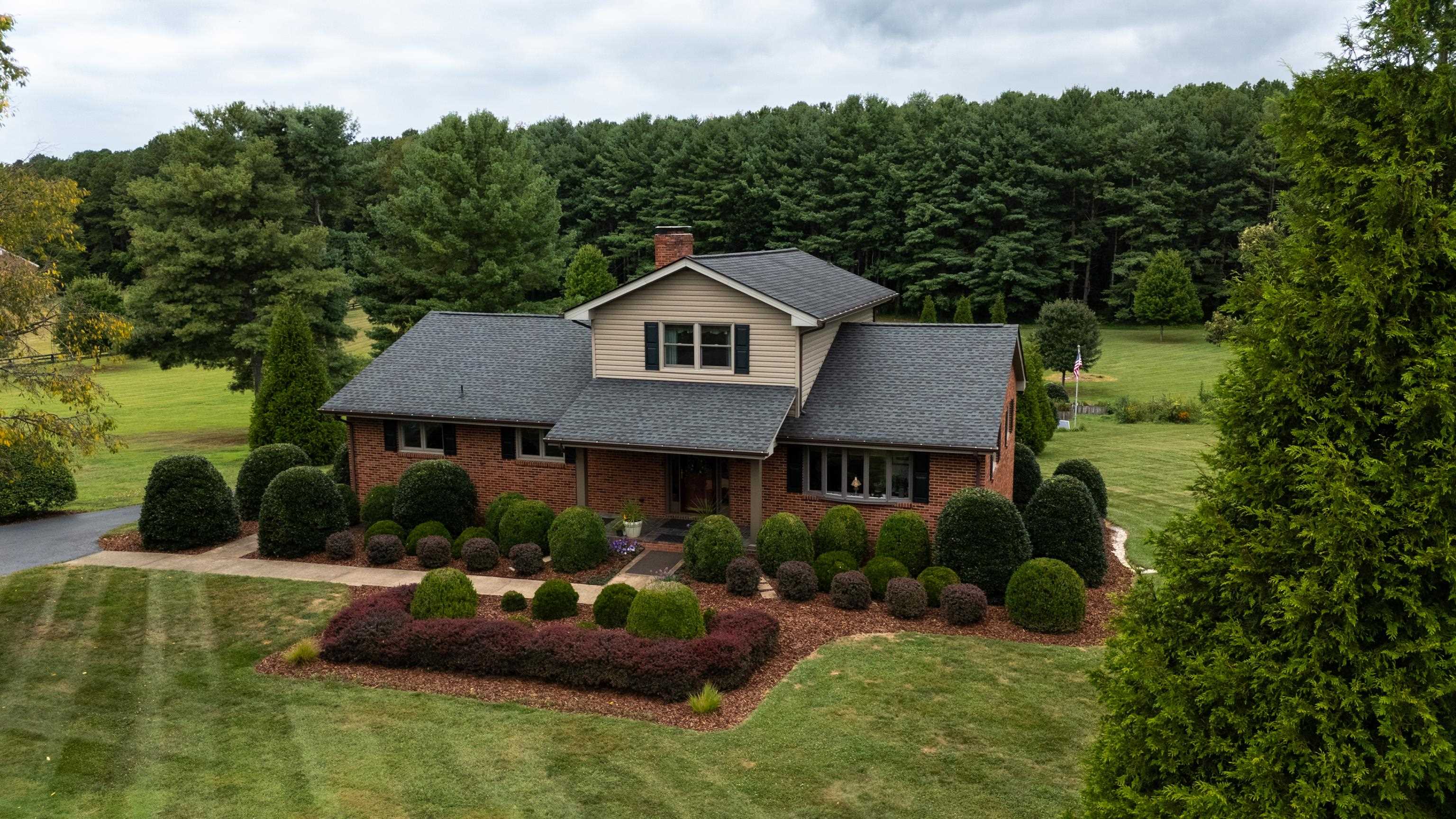 125 WARREN OAKS LN