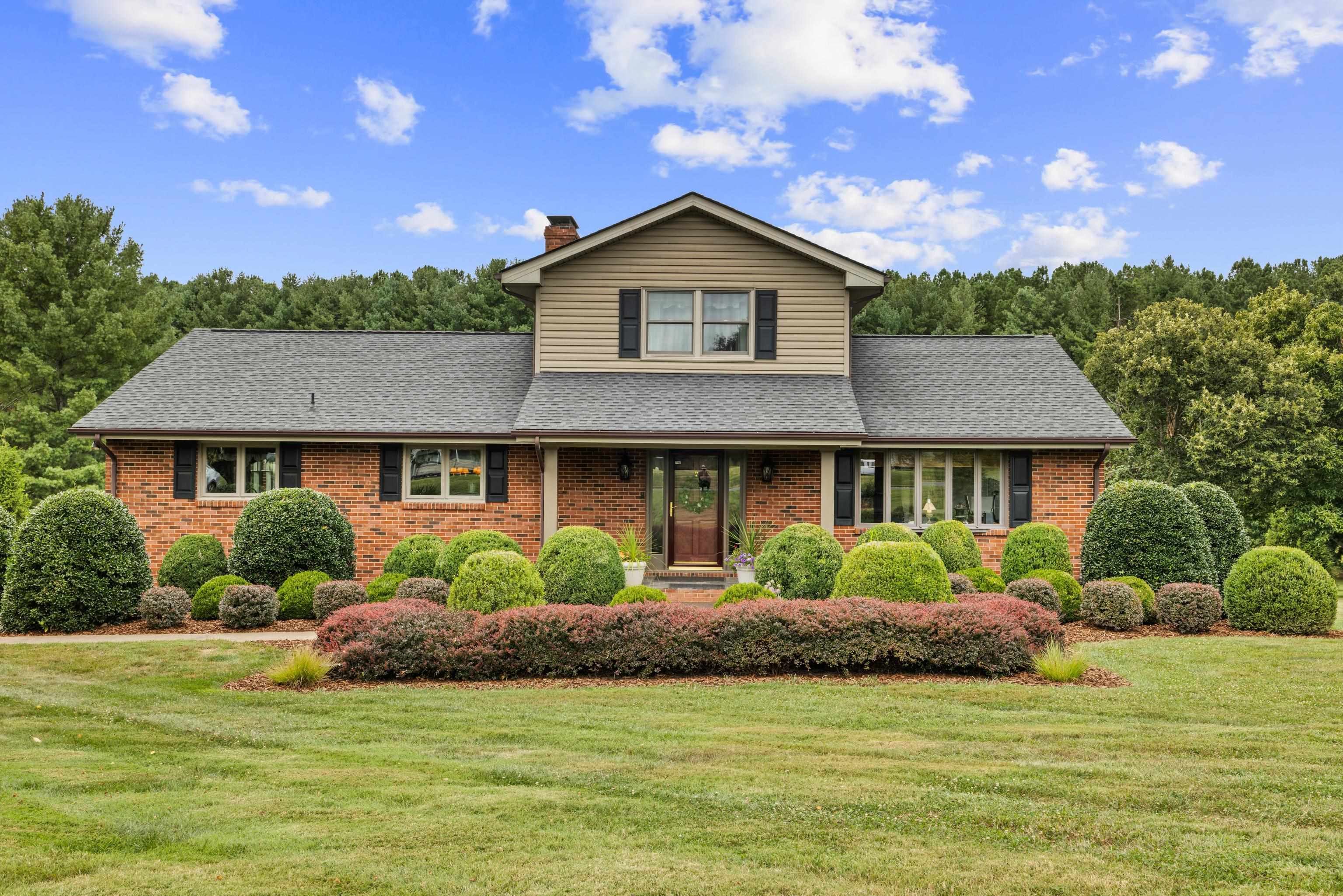 125 WARREN OAKS LN