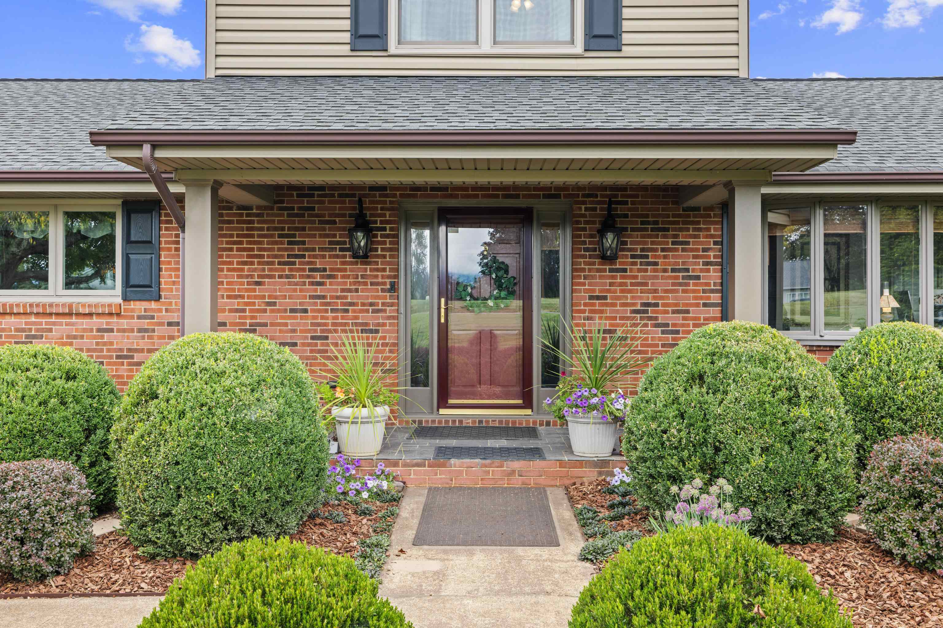 125 WARREN OAKS LN