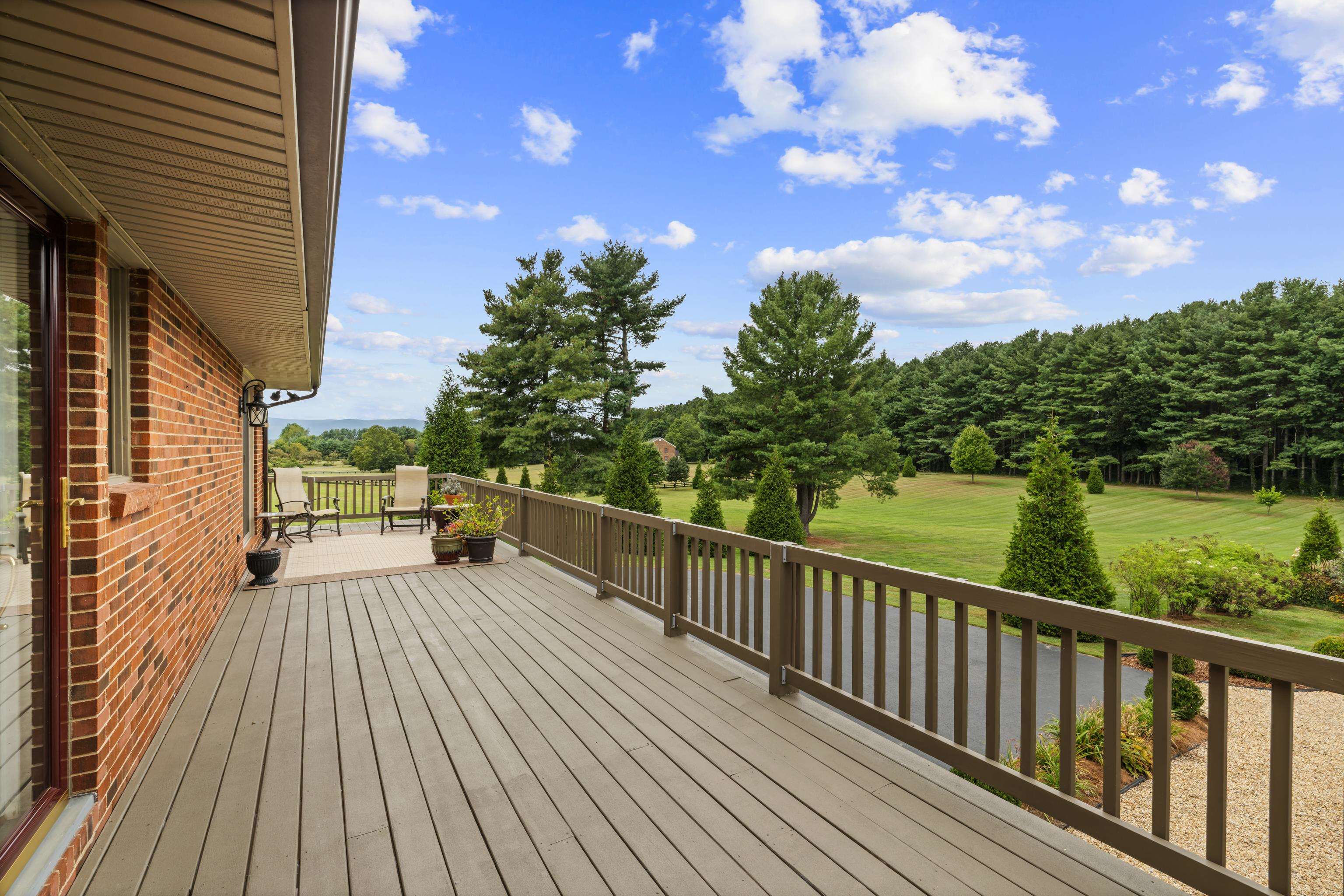 125 WARREN OAKS LN