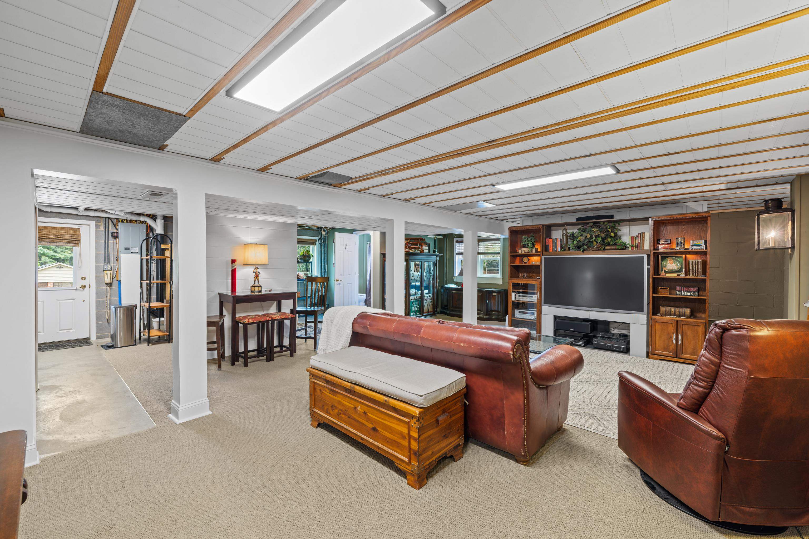125 WARREN OAKS LN