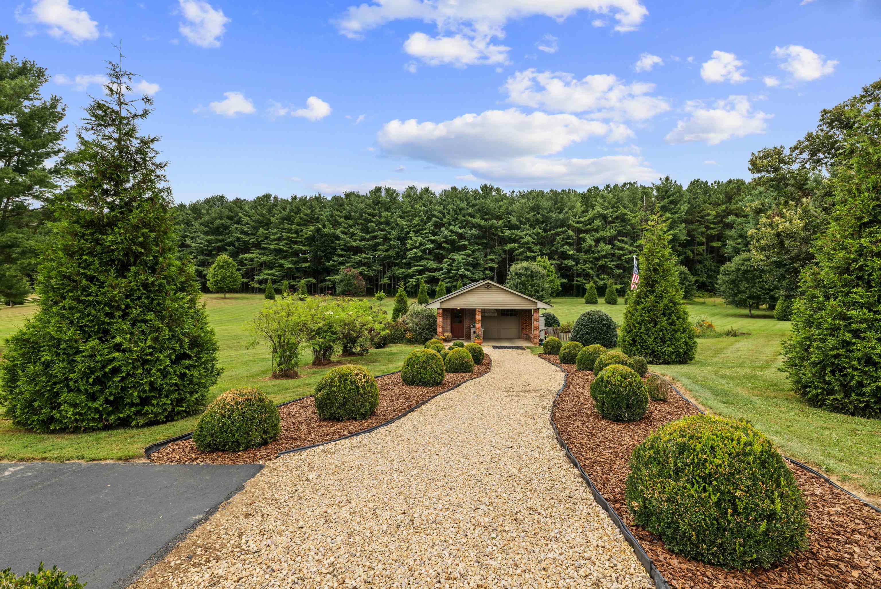 125 WARREN OAKS LN