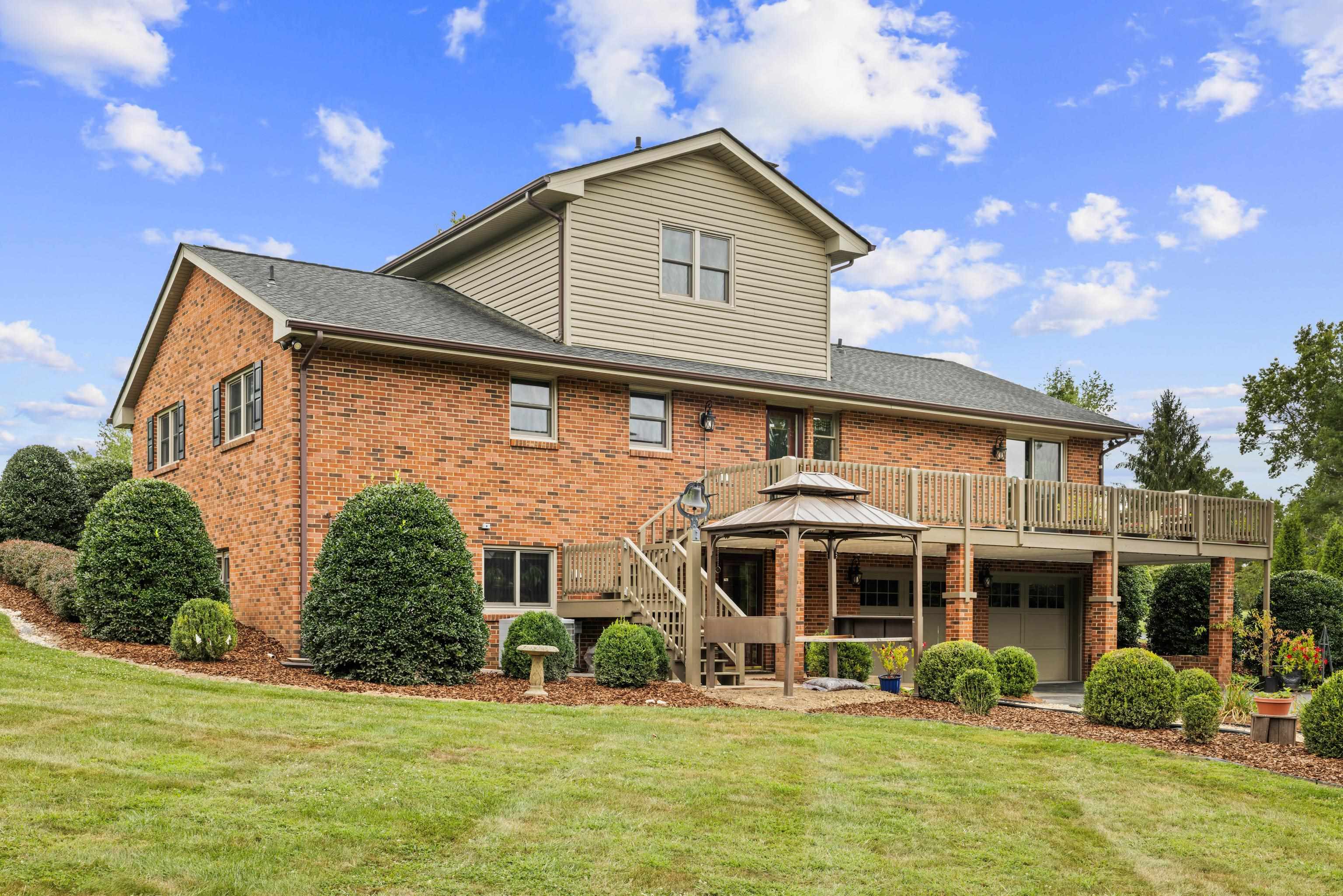 125 WARREN OAKS LN