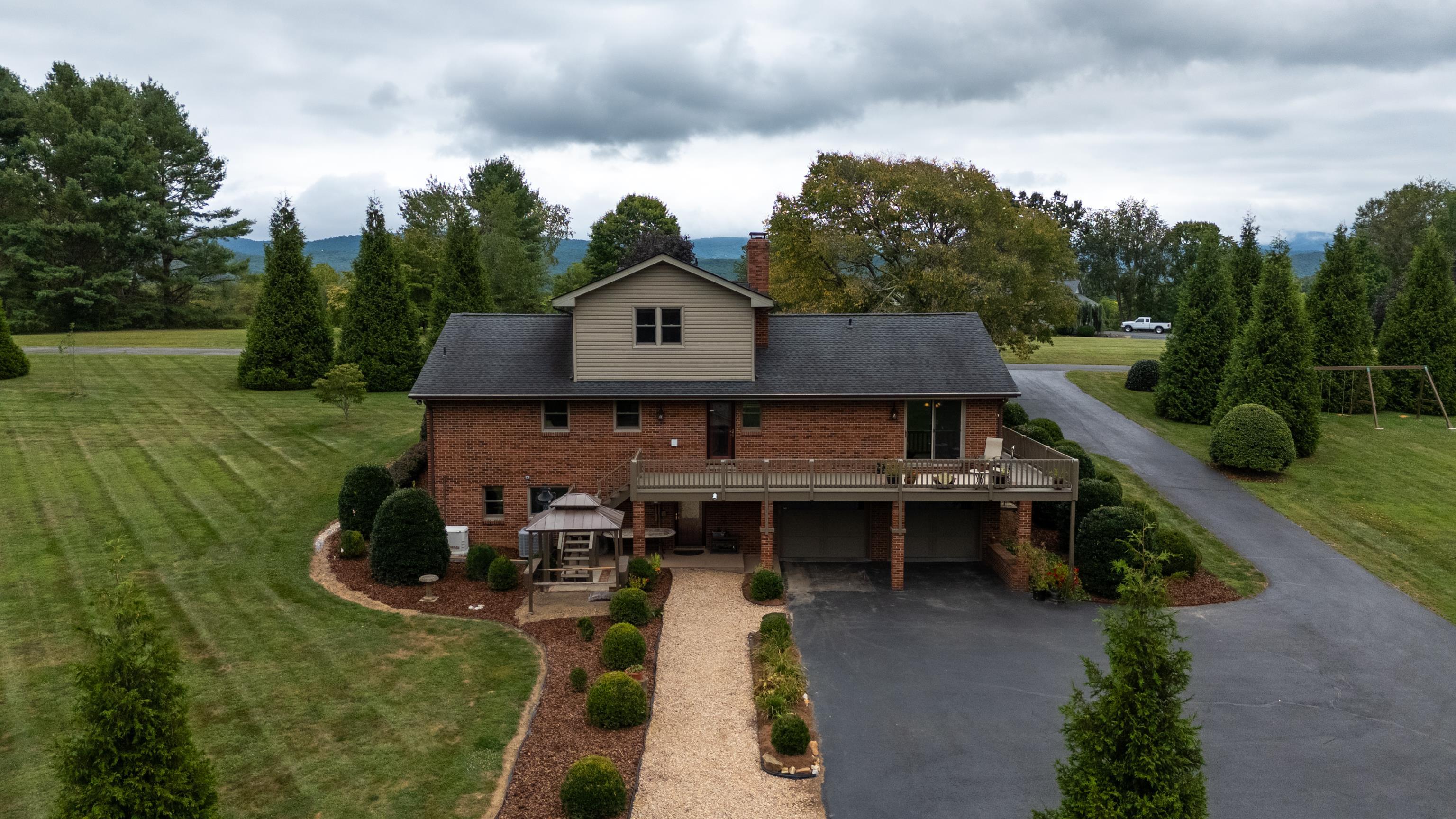 125 WARREN OAKS LN