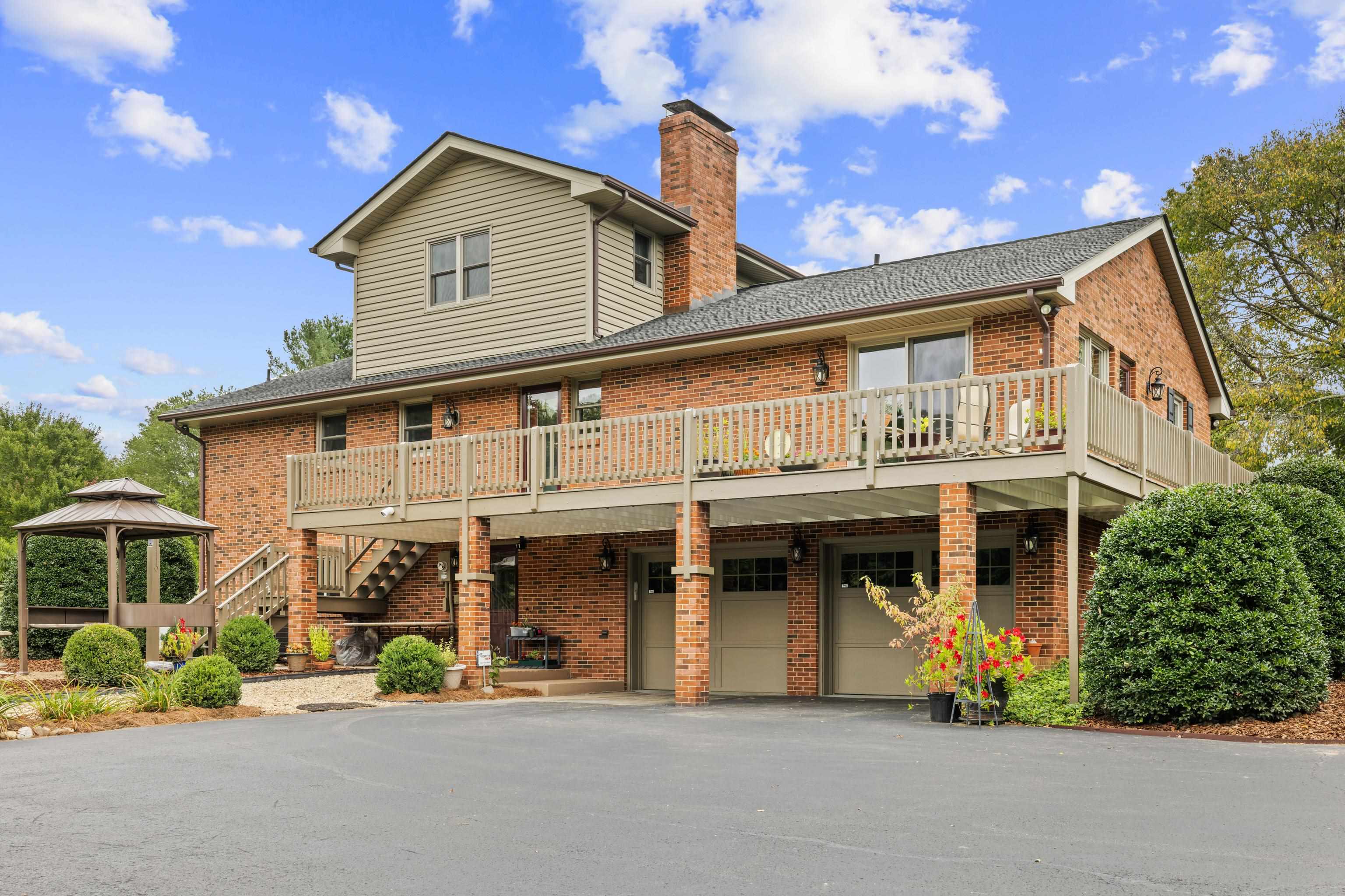 125 WARREN OAKS LN