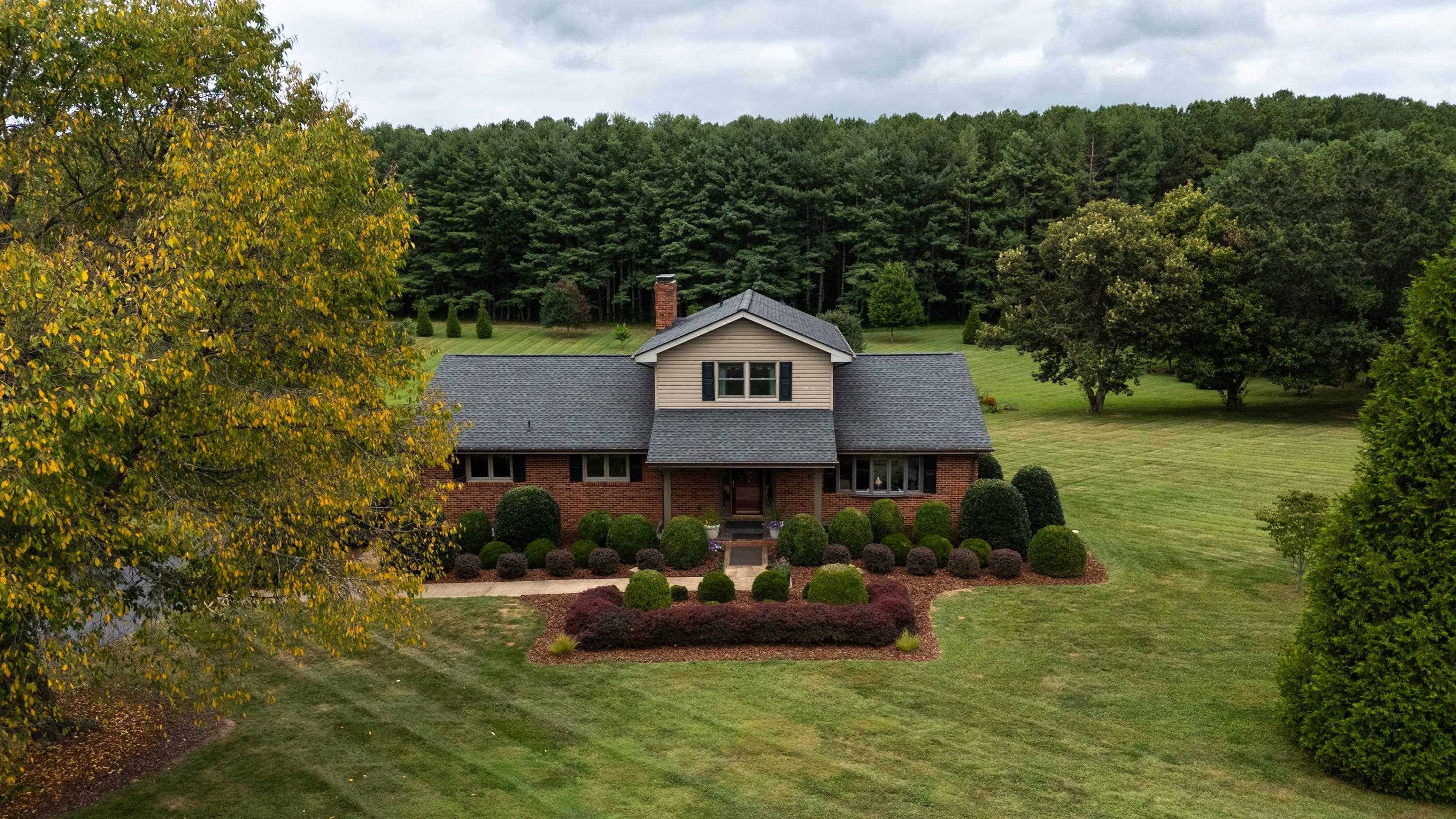 125 WARREN OAKS LN