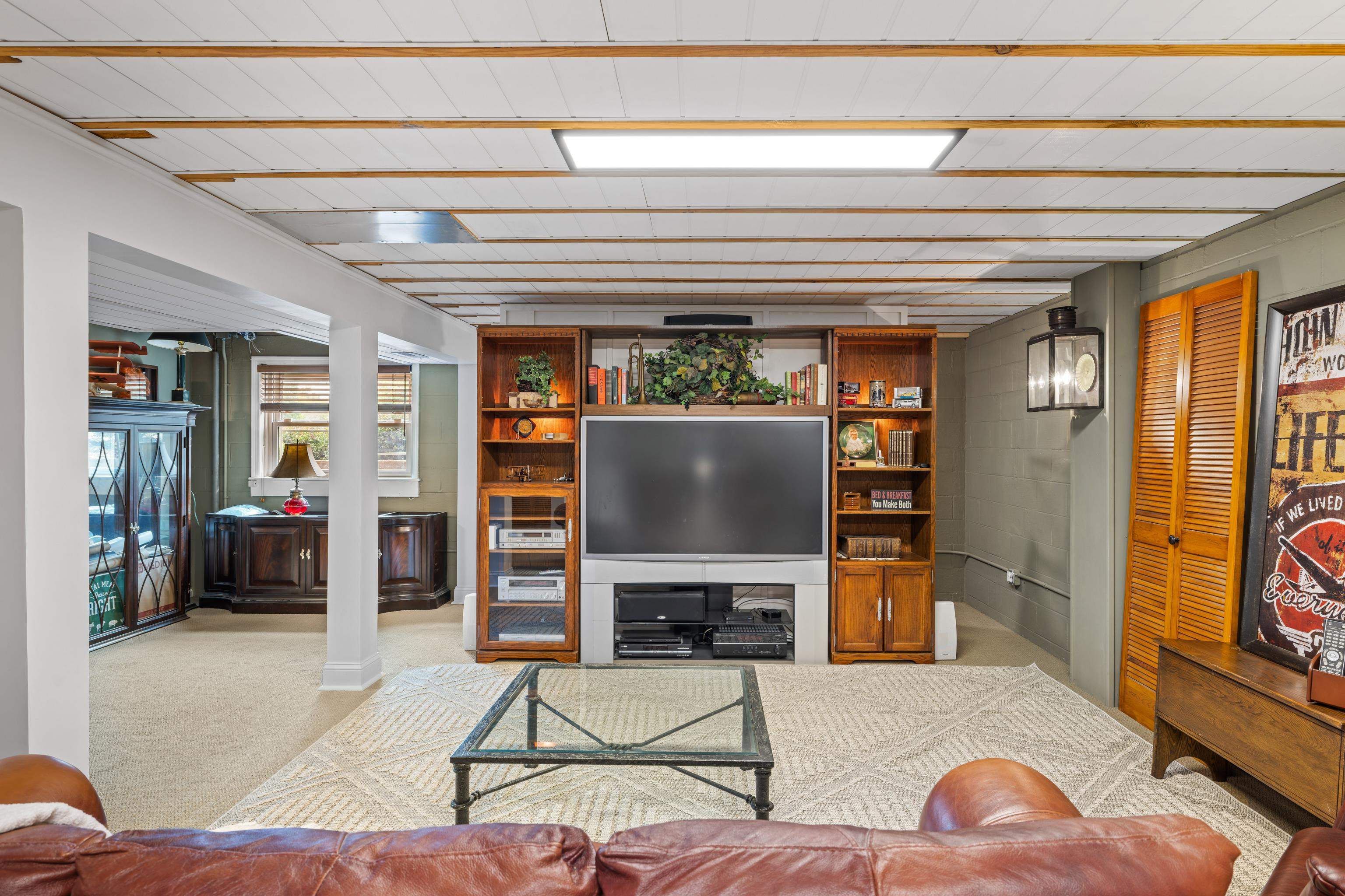 125 WARREN OAKS LN