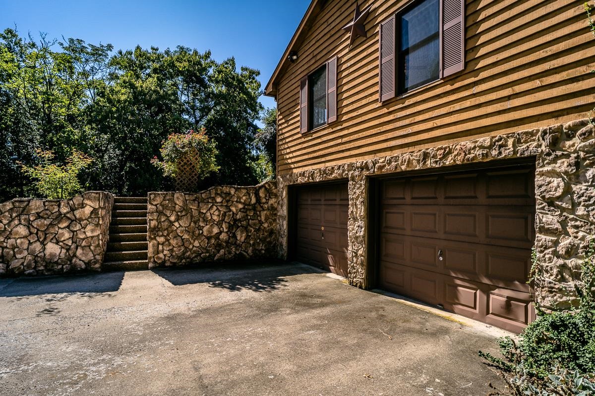 173 RIDGETOP DR