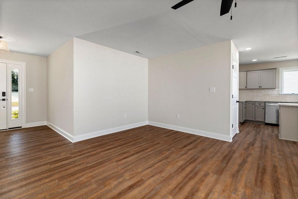 155 LANGLEY DR