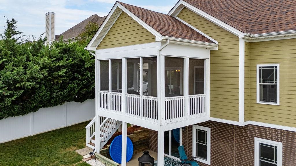 290 WINDSOR DR