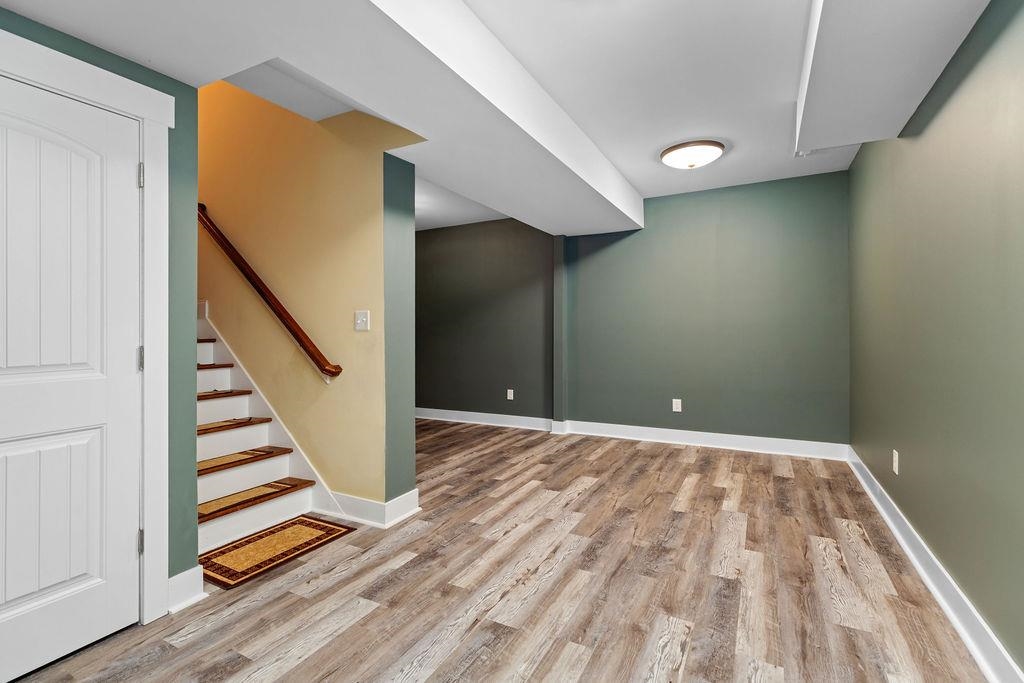 290 WINDSOR DR
