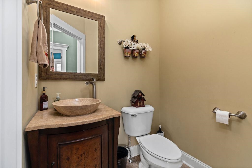290 WINDSOR DR