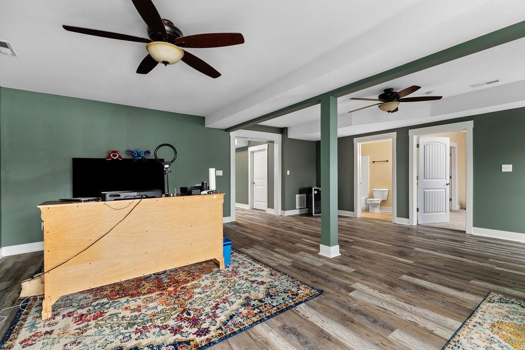 290 WINDSOR DR