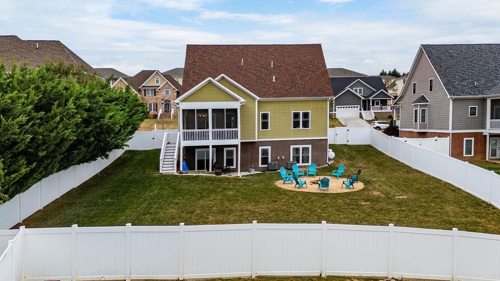 290 WINDSOR DR