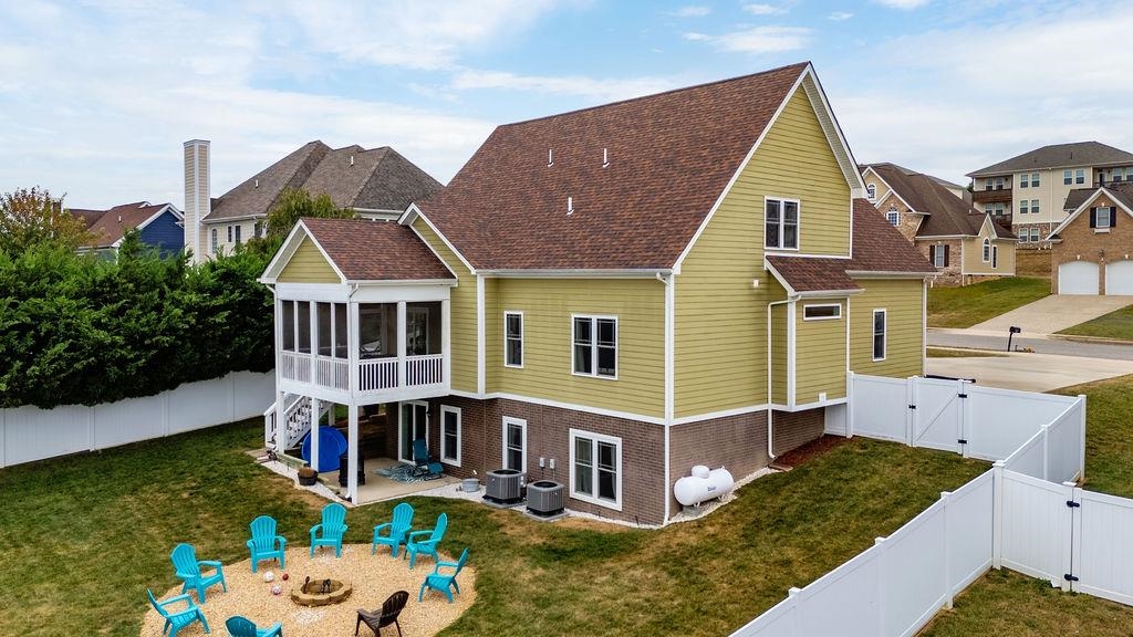 290 WINDSOR DR