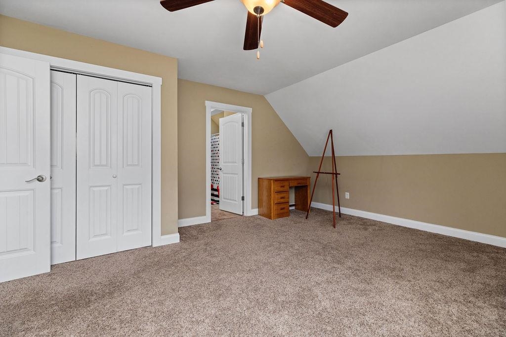290 WINDSOR DR