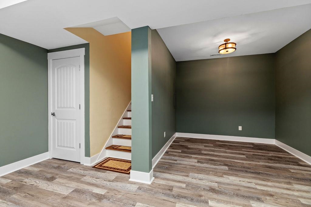290 WINDSOR DR