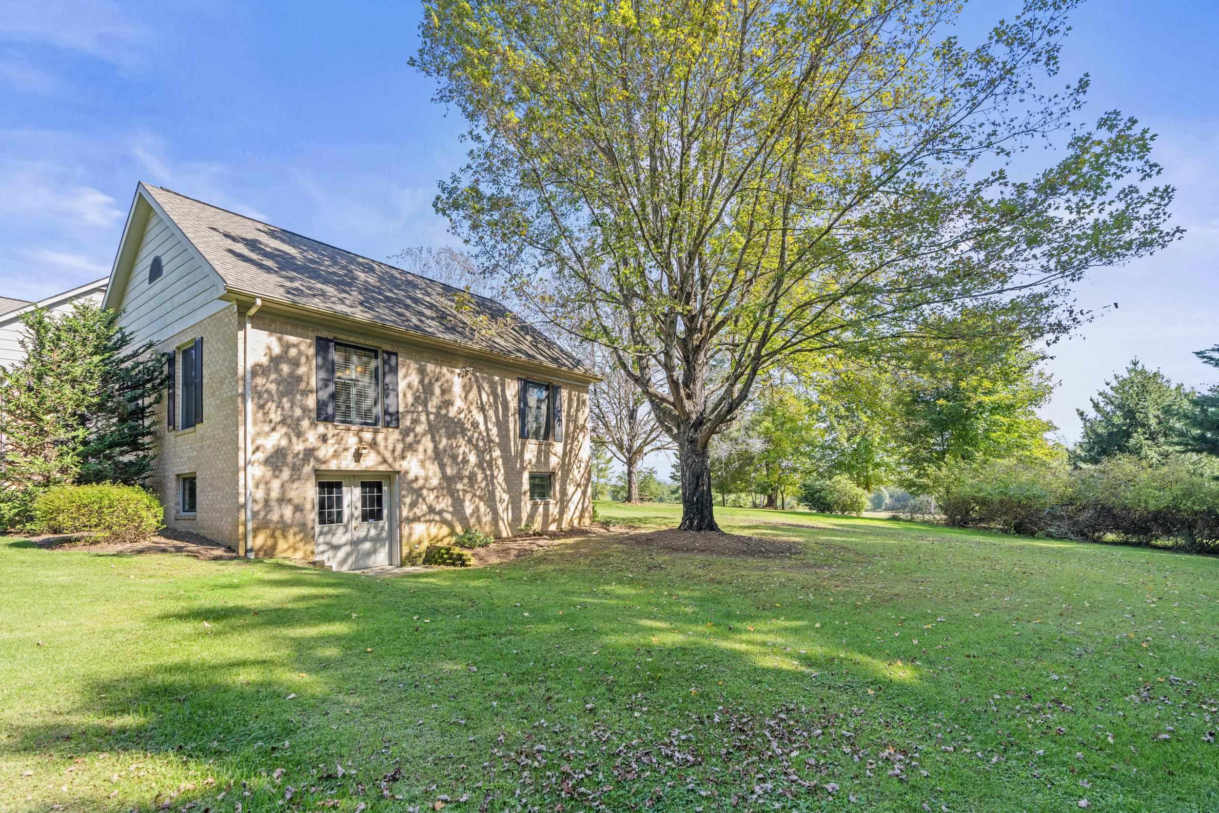 1109 ROSS RD