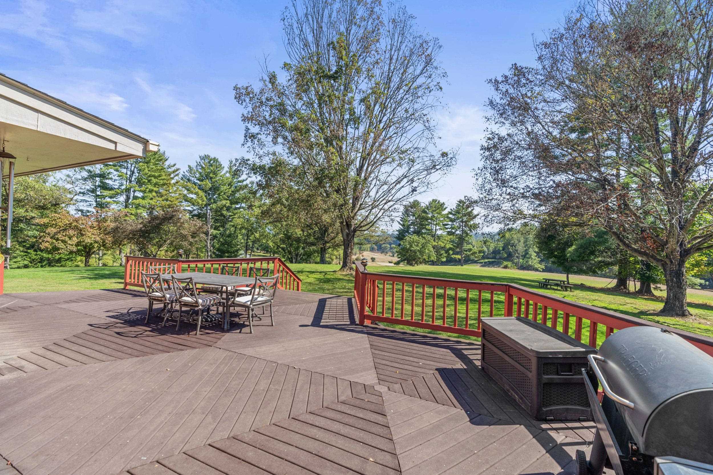 1109 ROSS RD
