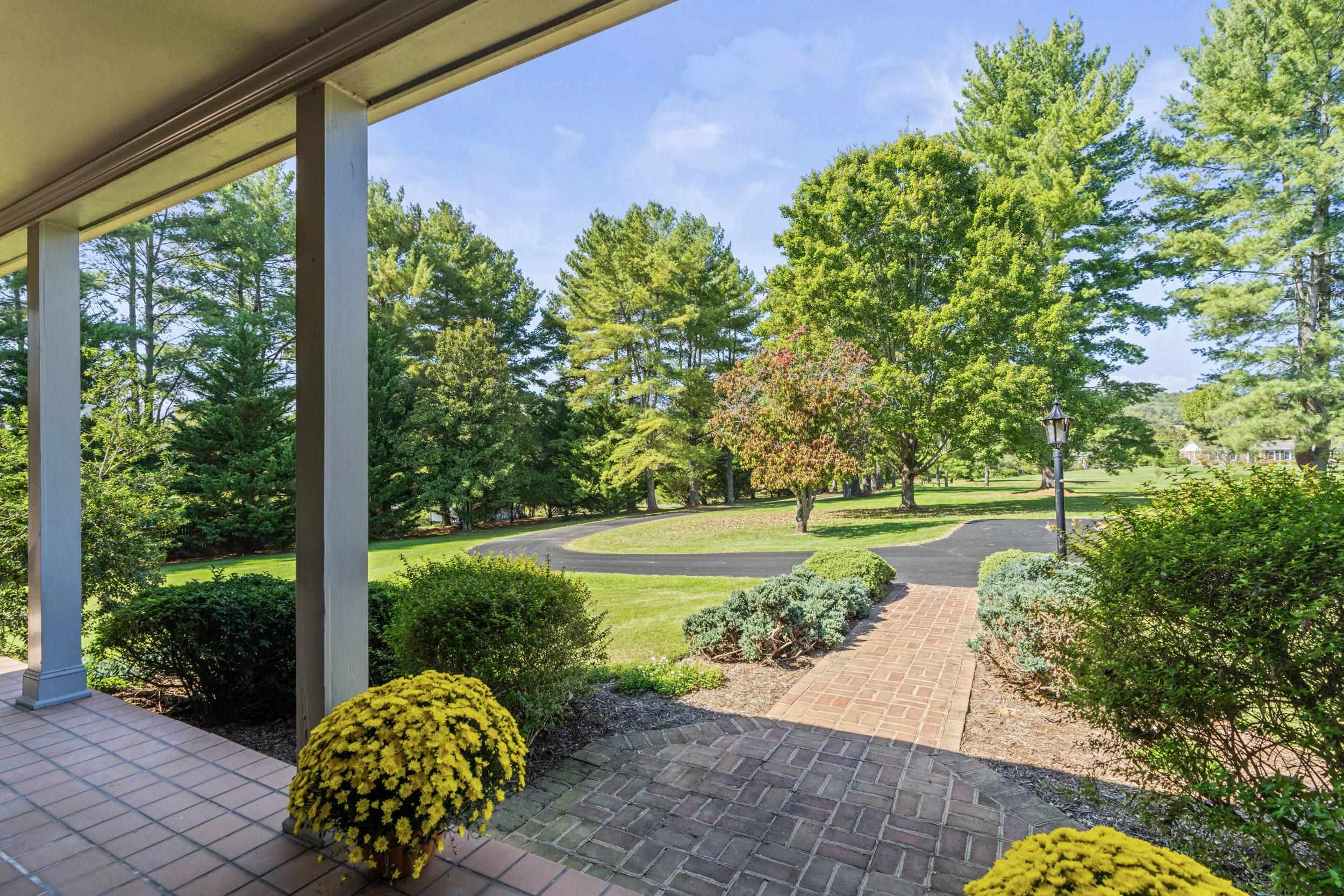 1109 ROSS RD