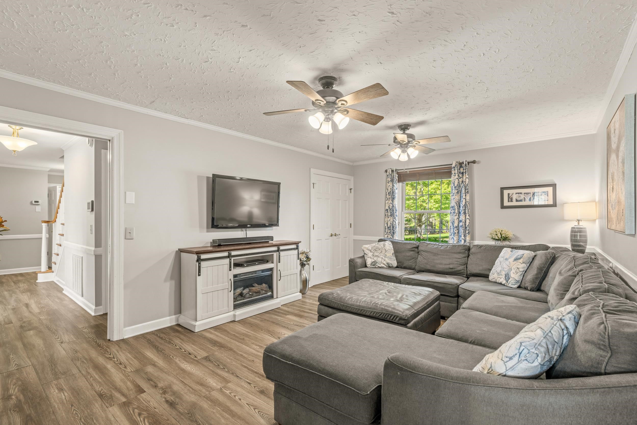 1109 ROSS RD