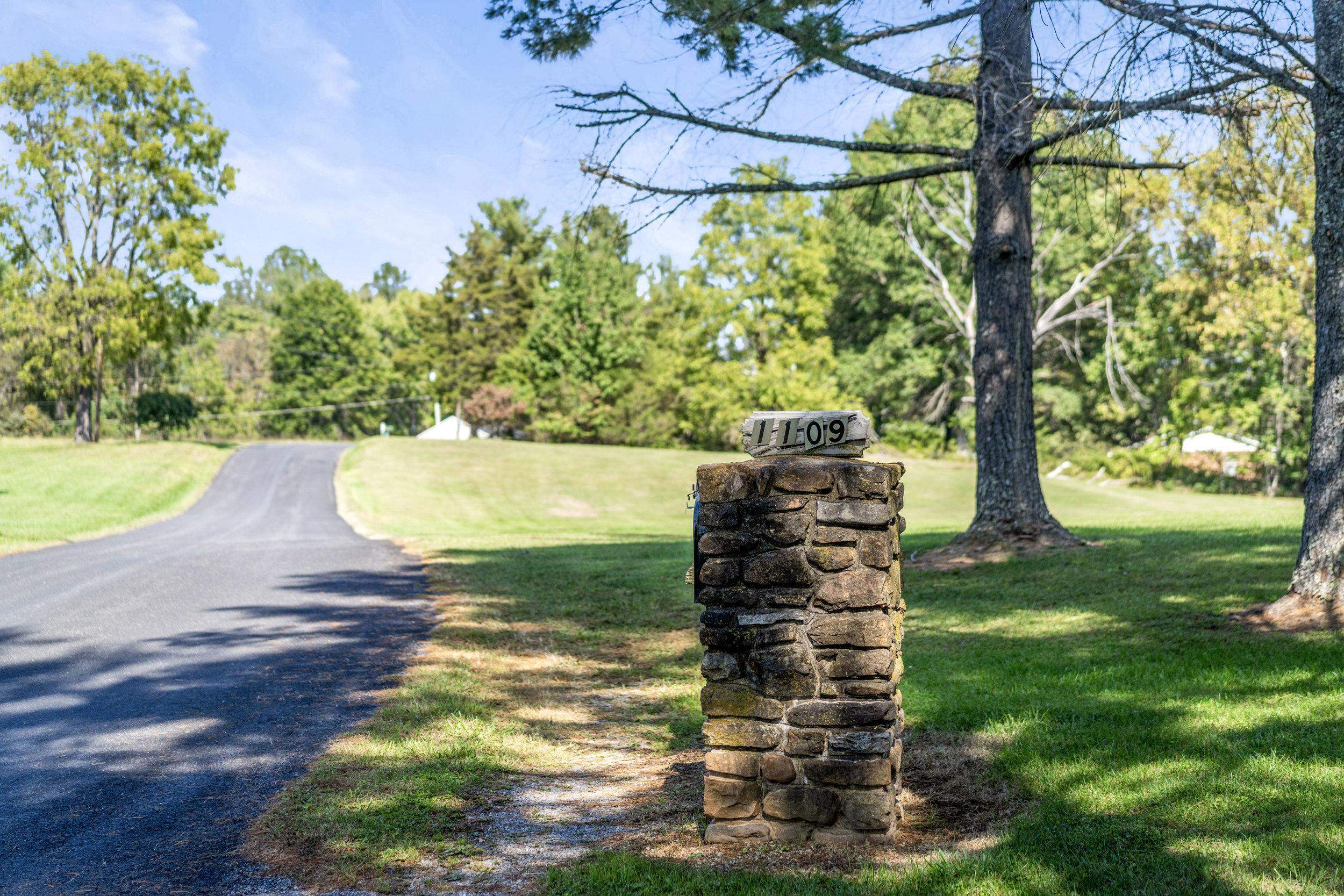 1109 ROSS RD