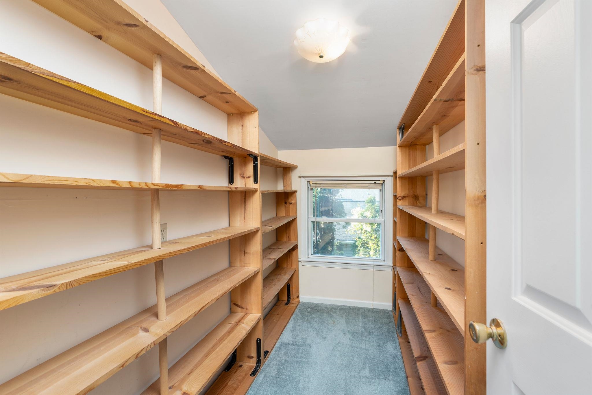 529 S LINDEN AVE