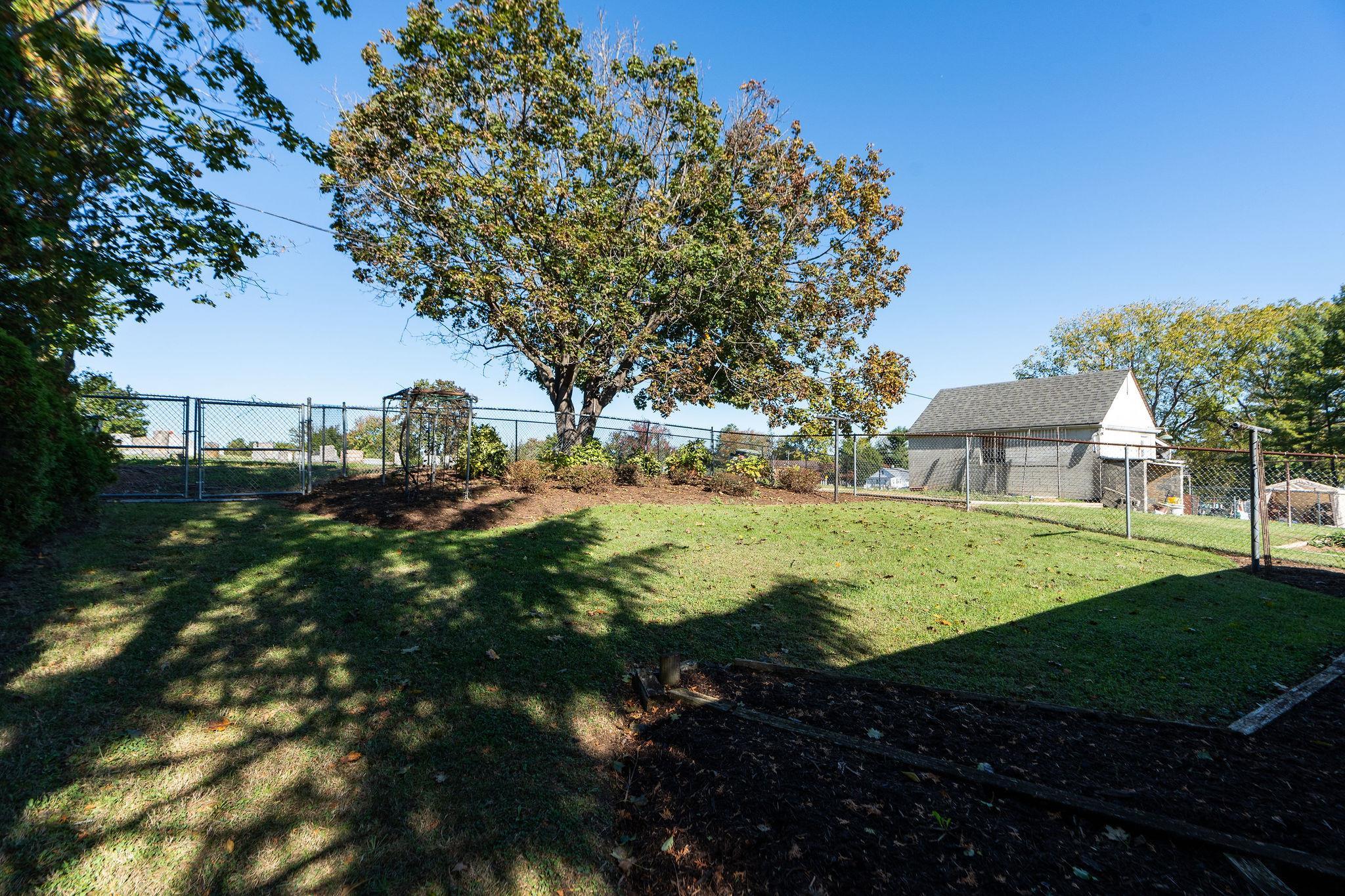 529 S LINDEN AVE