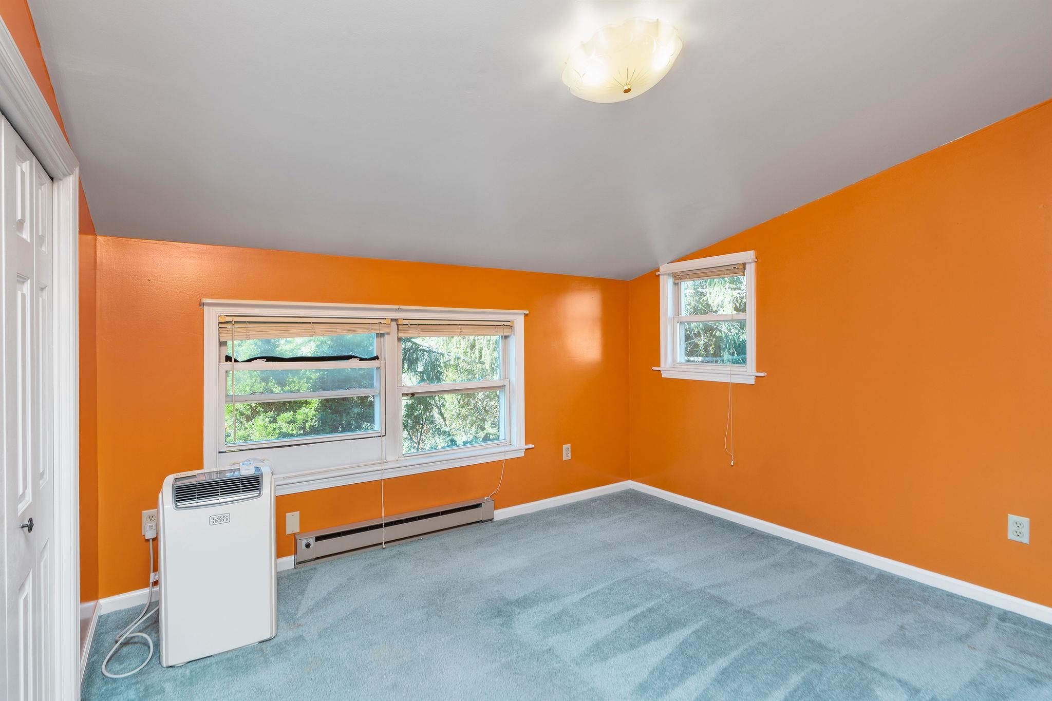 529 S LINDEN AVE
