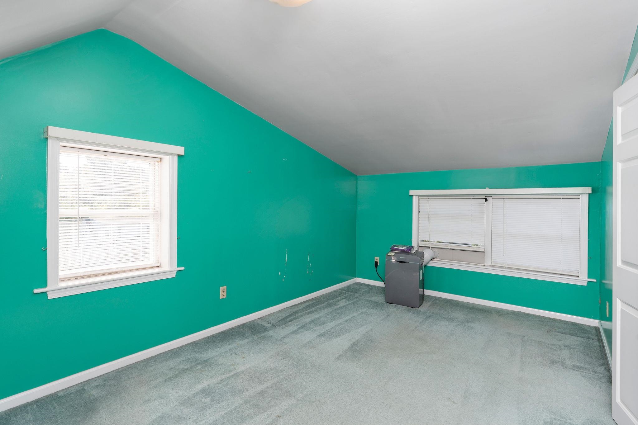529 S LINDEN AVE